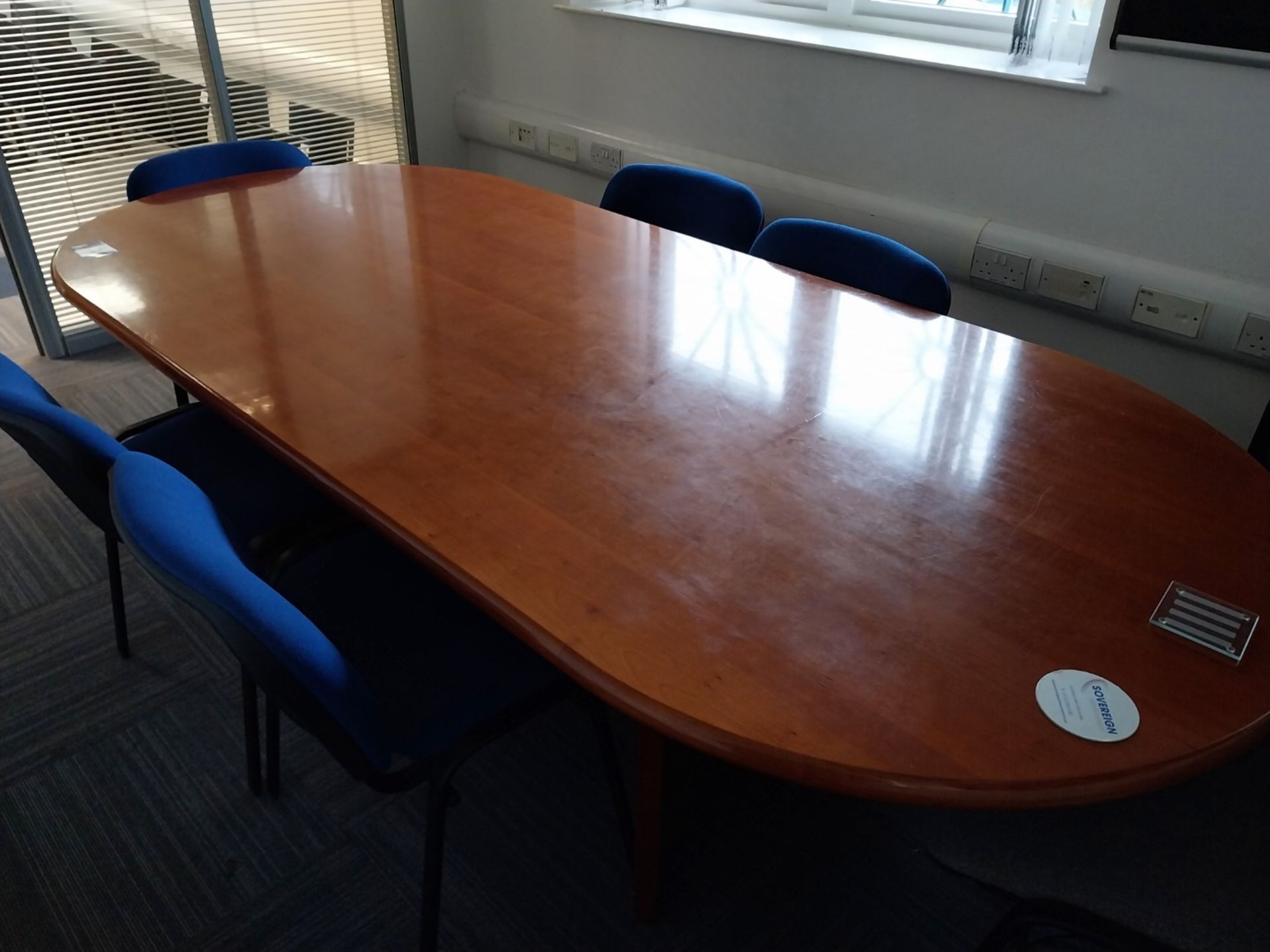 Large one piece boardroom table 2480mm x 1100mm, 9 - Image 3 of 3
