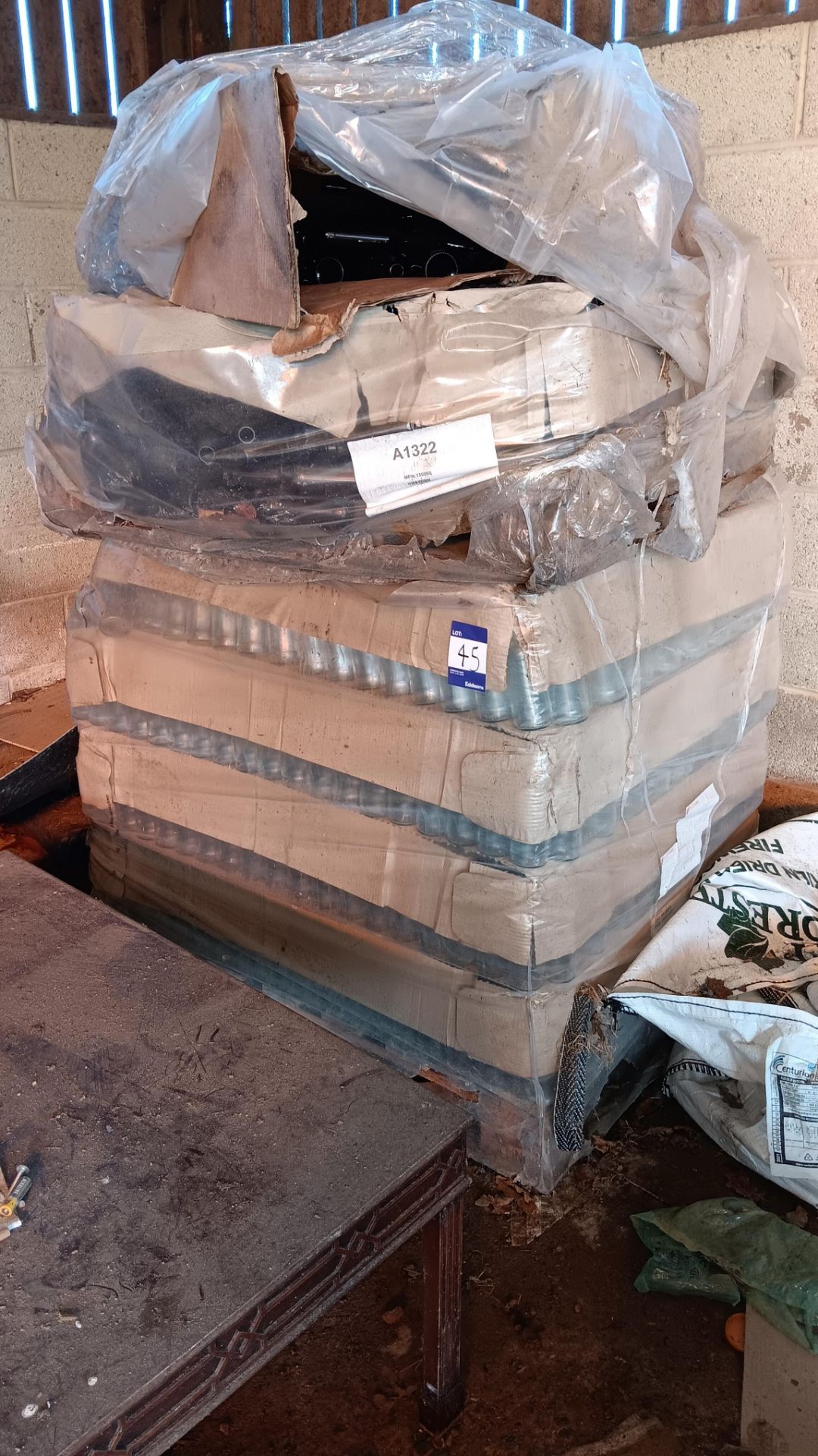 Pallet & part pallet of 330ml glass bottles