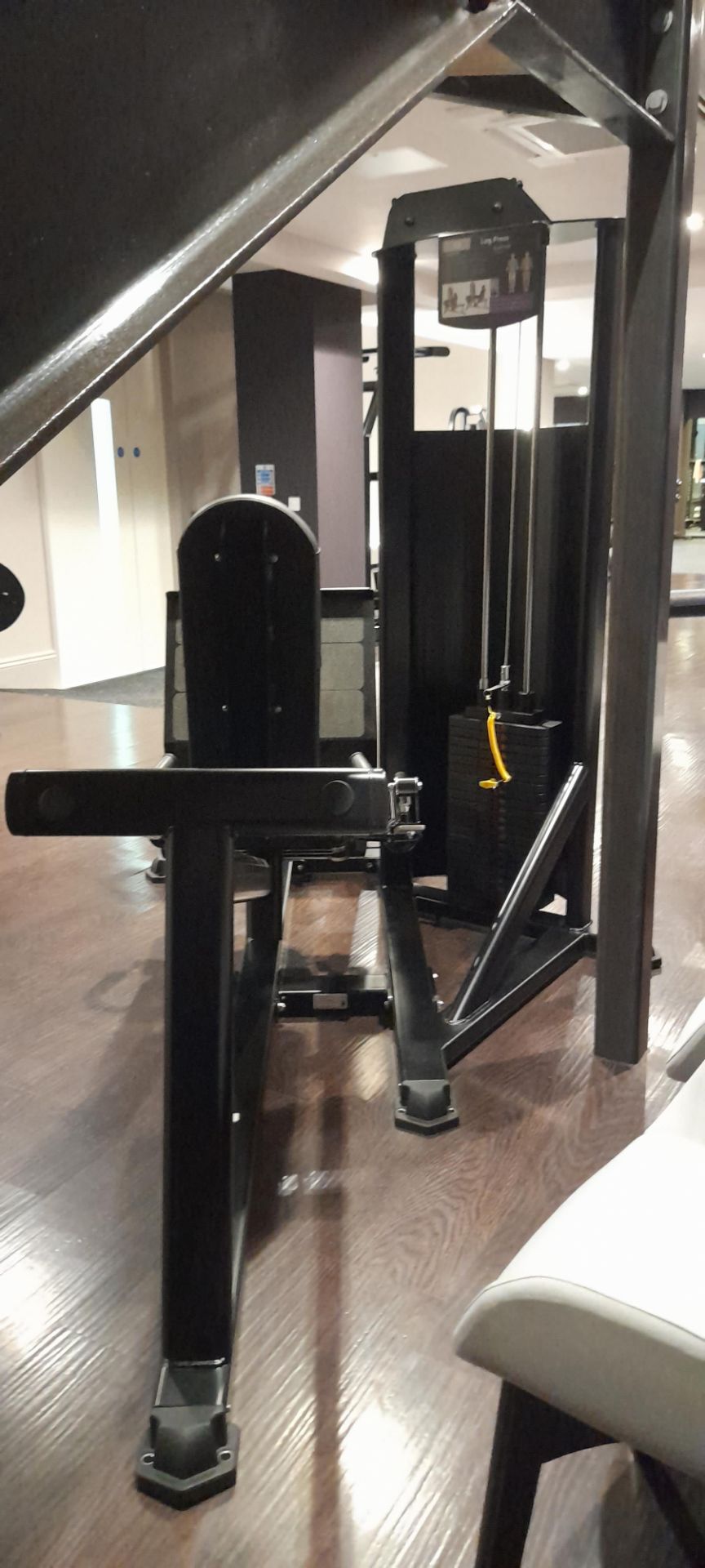 Indigo Fitness R2 leg press R001. Serial number 28402/3, 5kg to 100kg in 5kg increments –Located - Bild 3 aus 4
