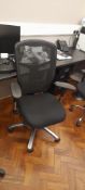 4x Black mobile office chairs