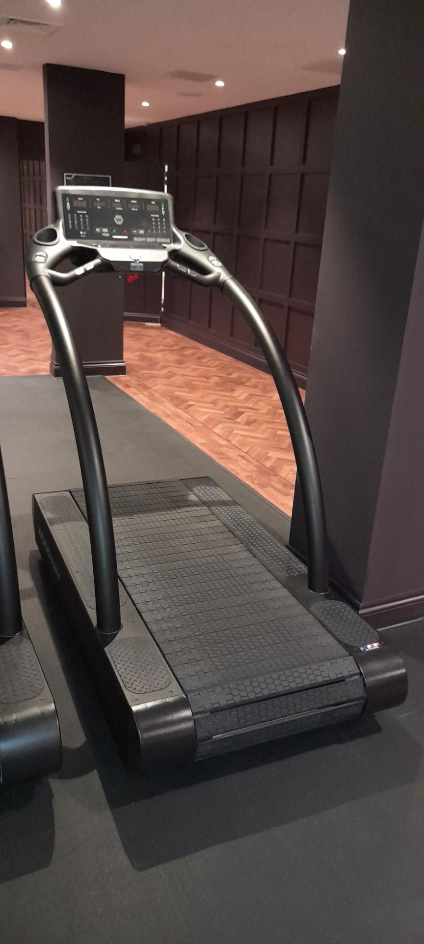 Woodway 4 front slatted belt commercial fitness treadmill Serial number 558100620 - Image 2 of 5