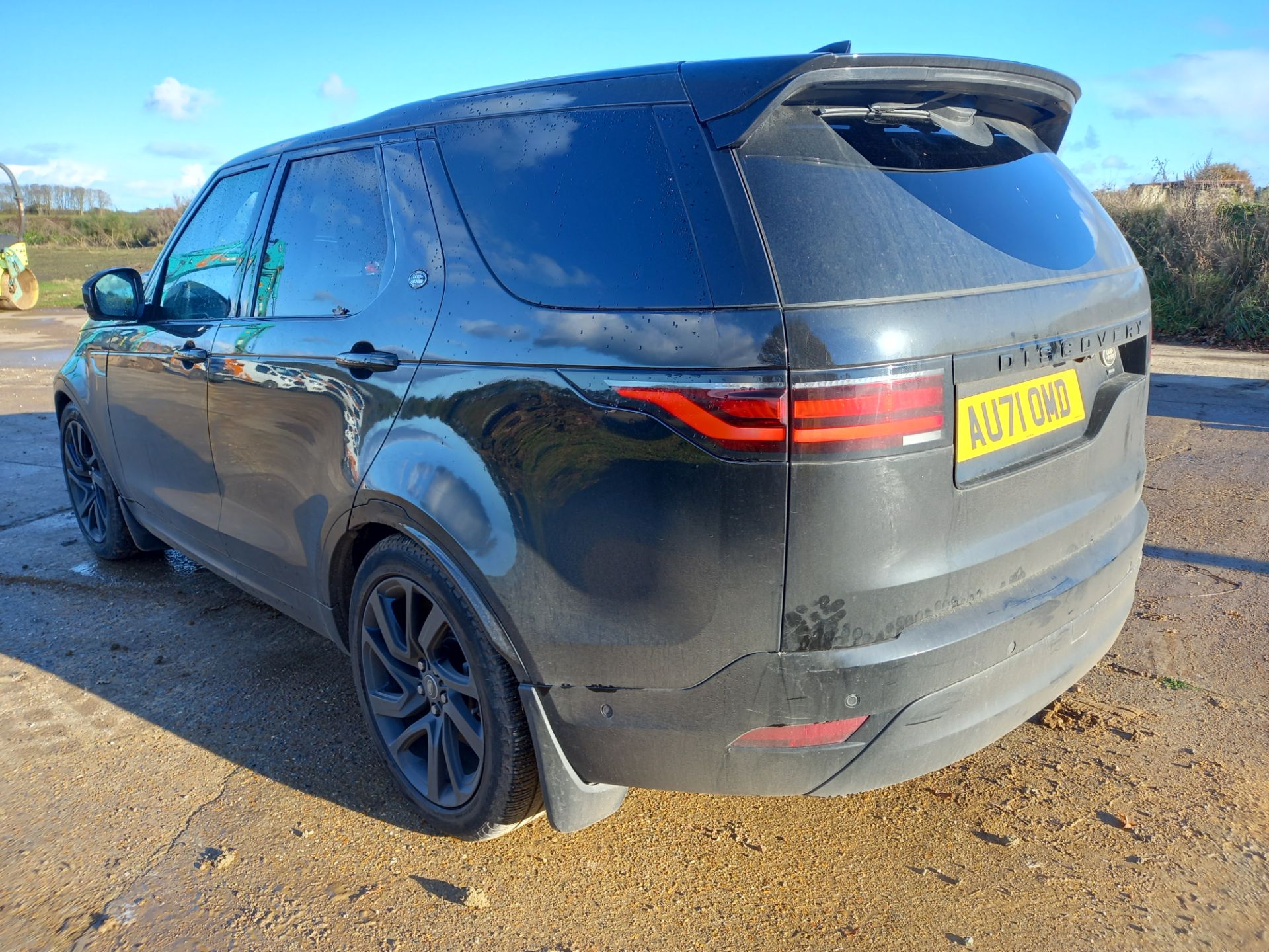 2021 Land Rover Commercial Discovery Model SED MHEV Auto with Bulk Head & Rear Seats. - Image 4 of 13