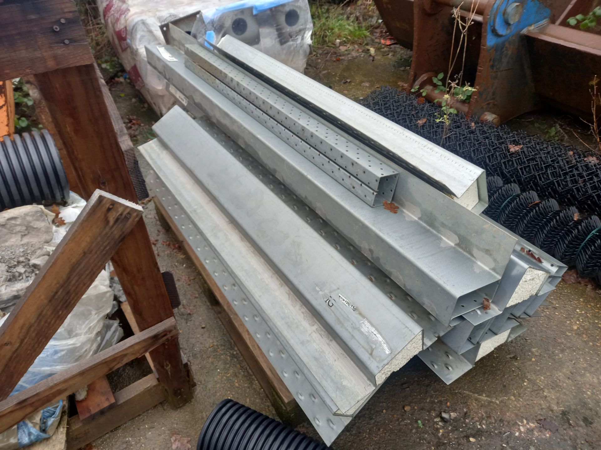 4 x Pallets of Cavity Wall Lintels - Image 2 of 4