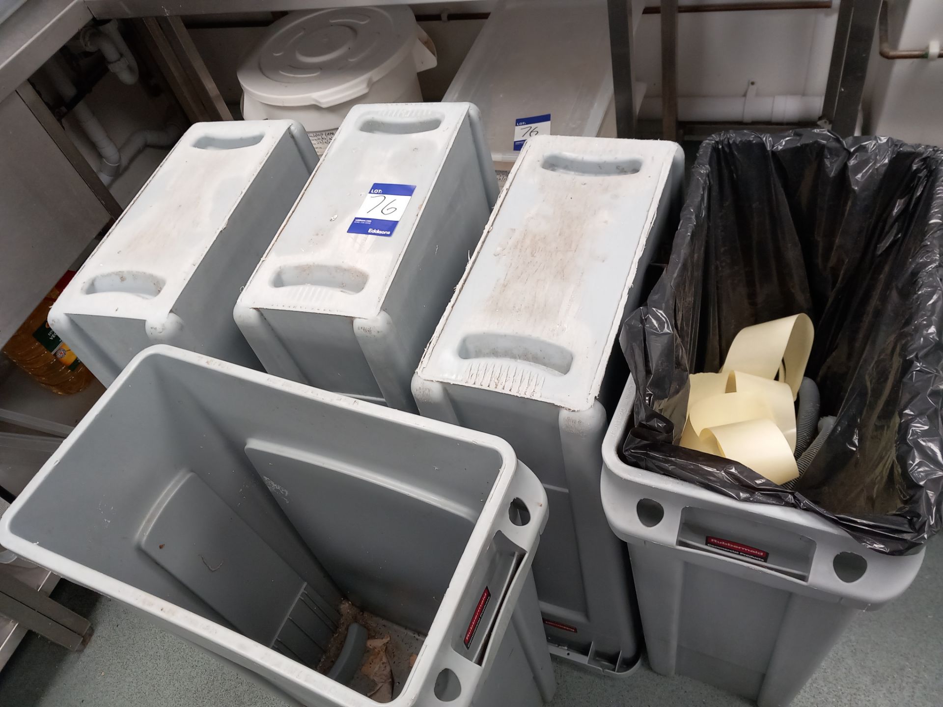 5 Rubbermaid dustbins, Rubbermaid dry goods bin &