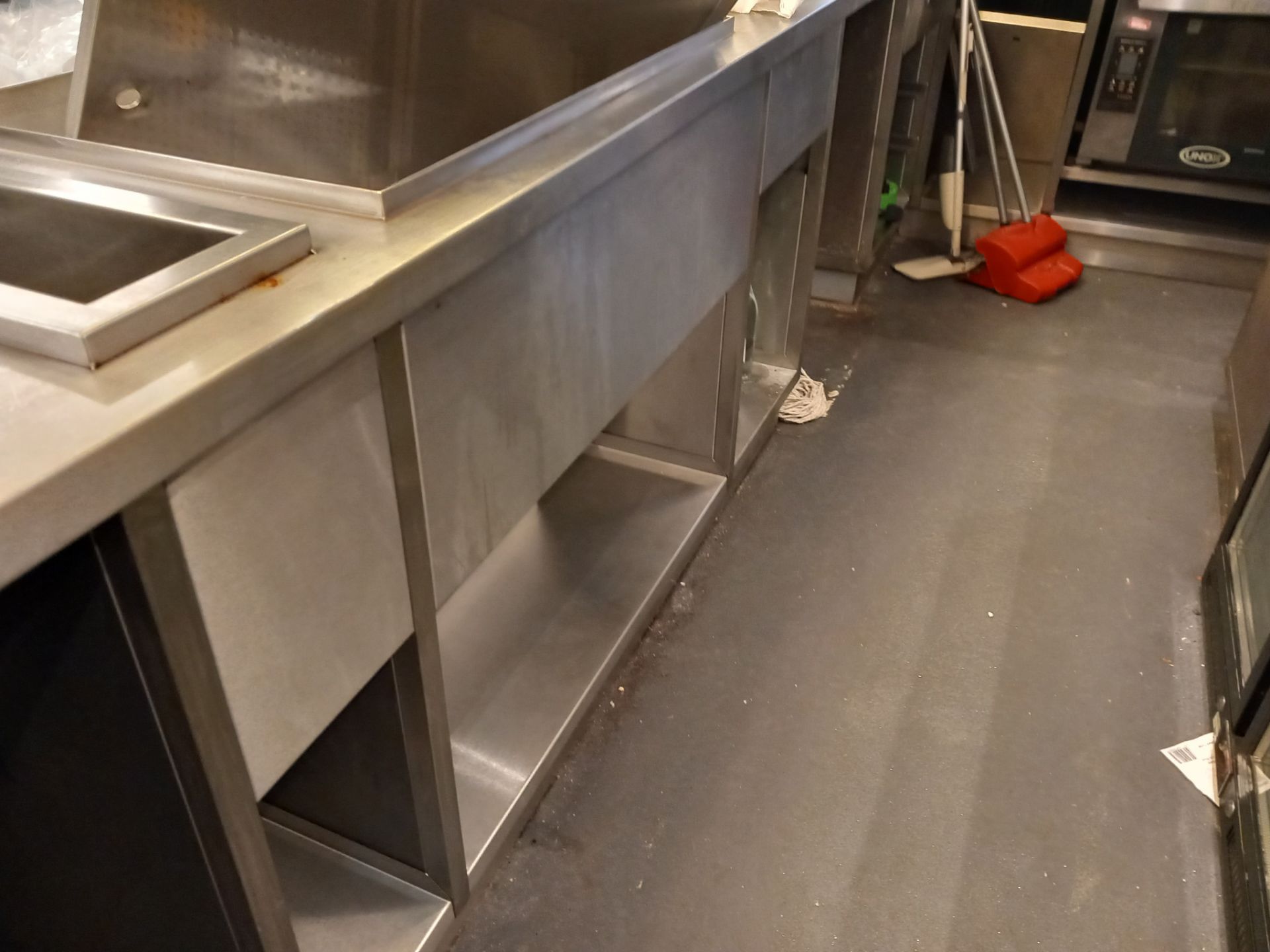 Stainless steel ‘L’ shaped bar unit approx. 8000mm - Image 13 of 21