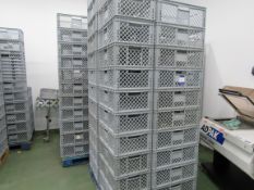Large quantity of plastic Aver baskets to 3 pallet
