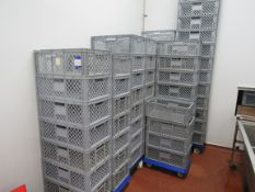 Large quantity of plastic baskets
