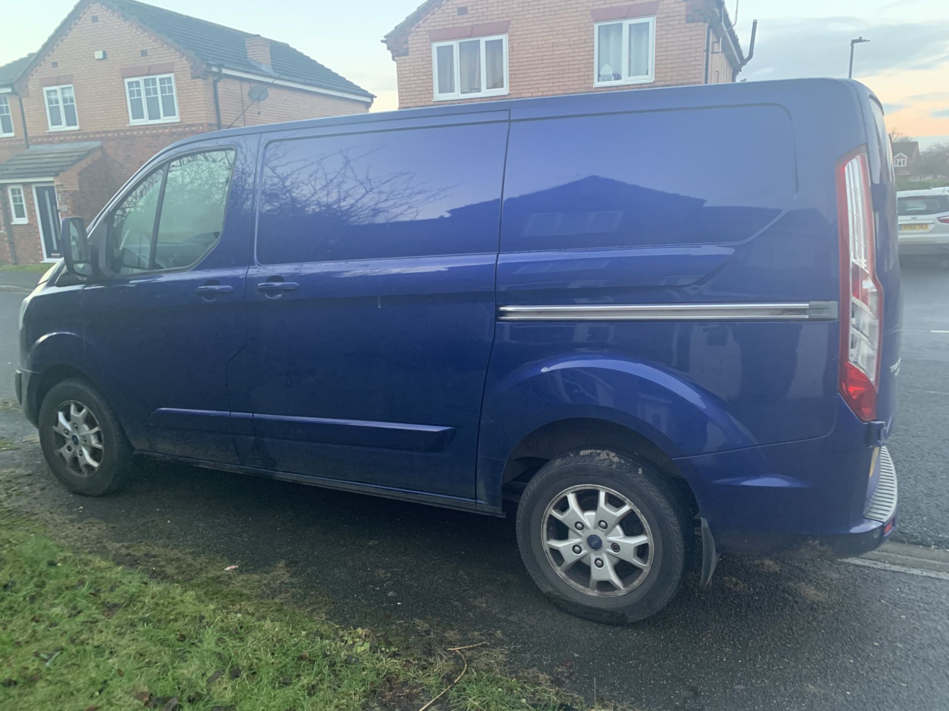 Ford Transit Customer 270 LTD E-TECH (2014), Registration NV14WXR, 67,094 Miles. This lot forms part - Image 3 of 16