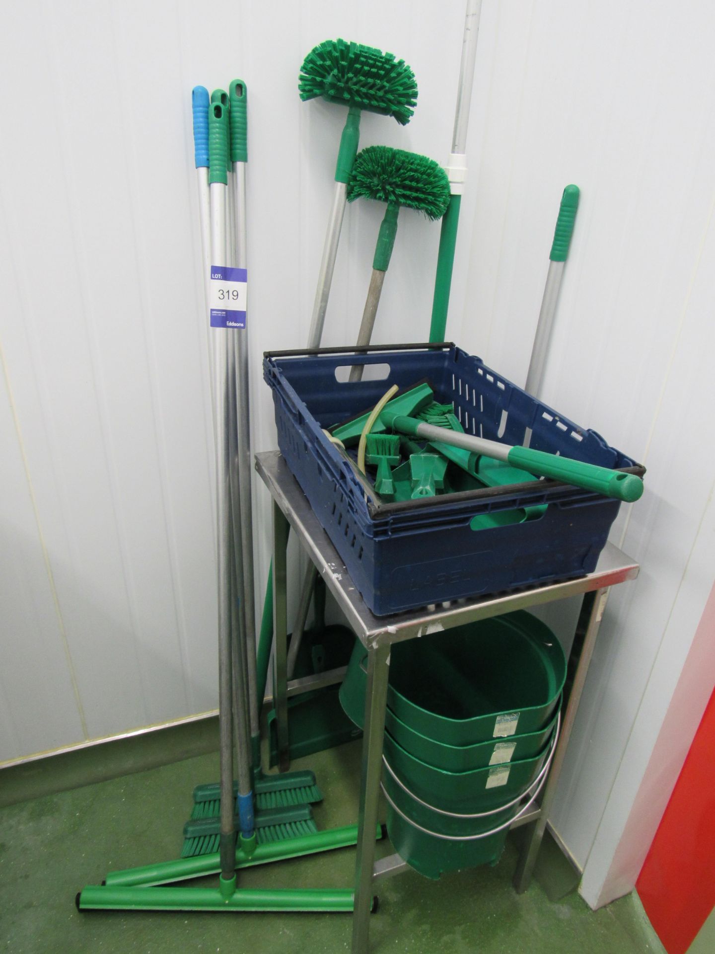 Brushes and squeegees. This lot forms part of composite lot 408 and at the end of the timed auction, - Image 2 of 2