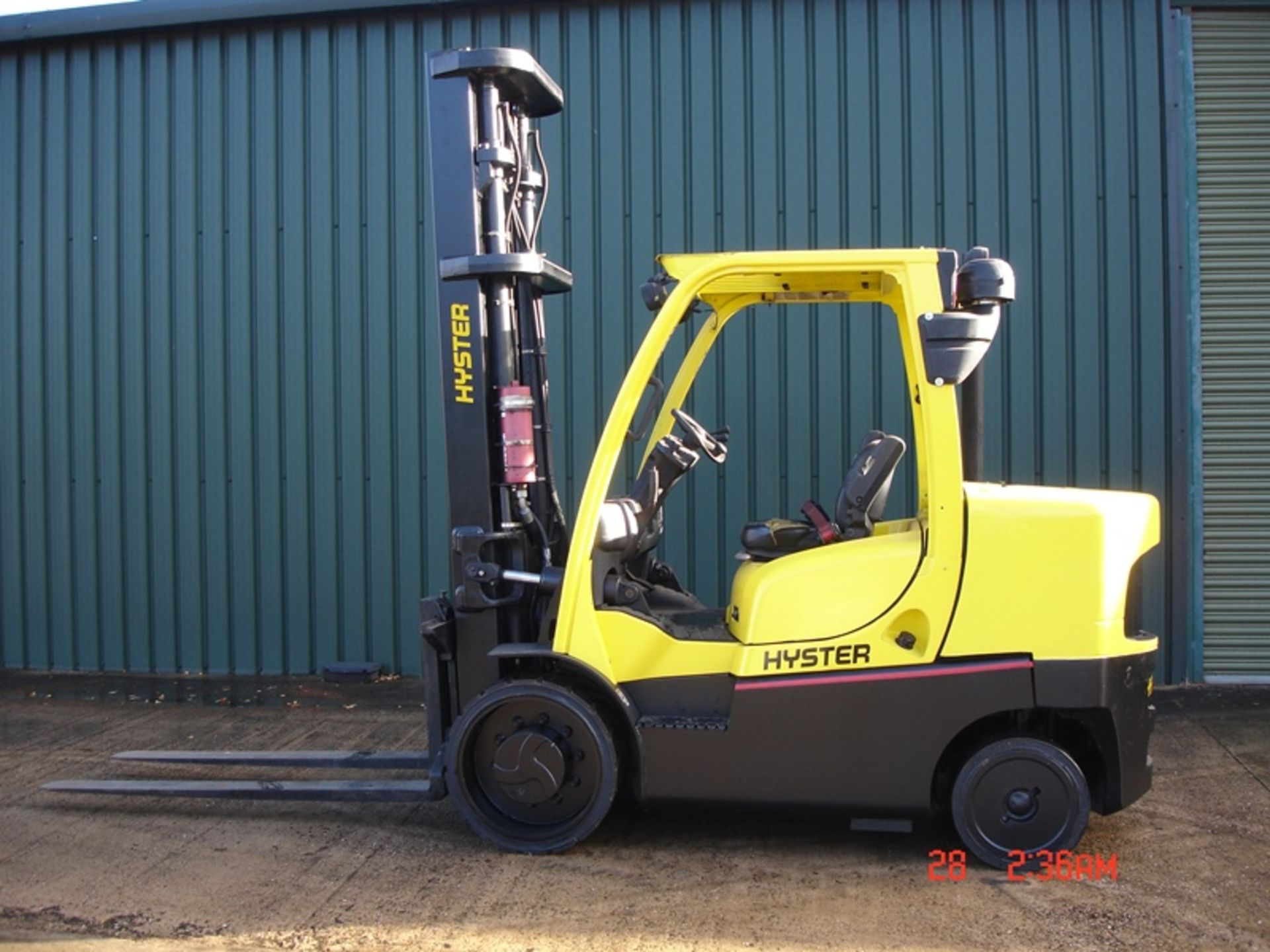 HYSTER COMPACT 7 TON FORKLIFT