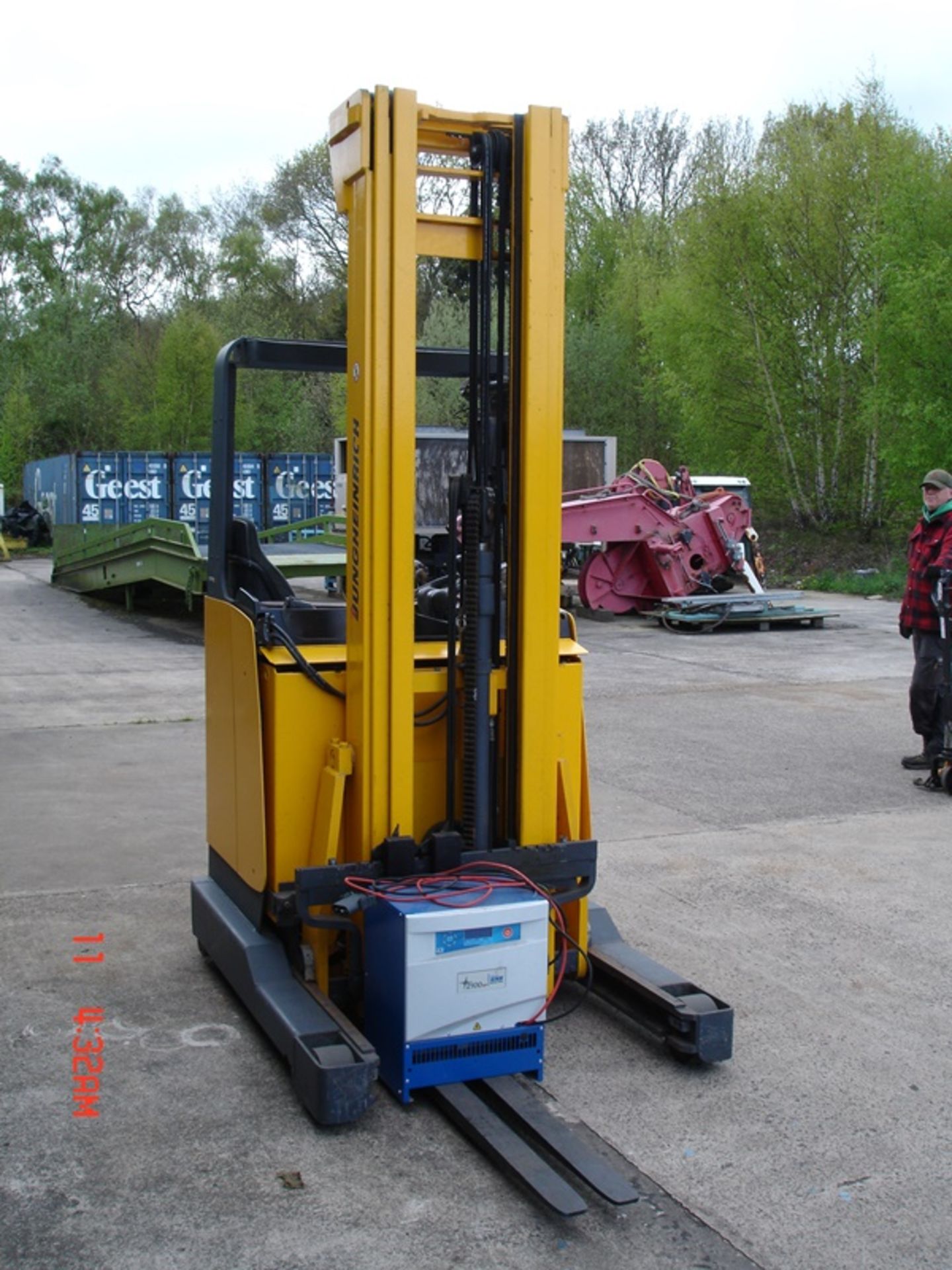 JUNGHEINRICH ELECTRIC REACH FORKLIFT TRUCK - Image 4 of 5