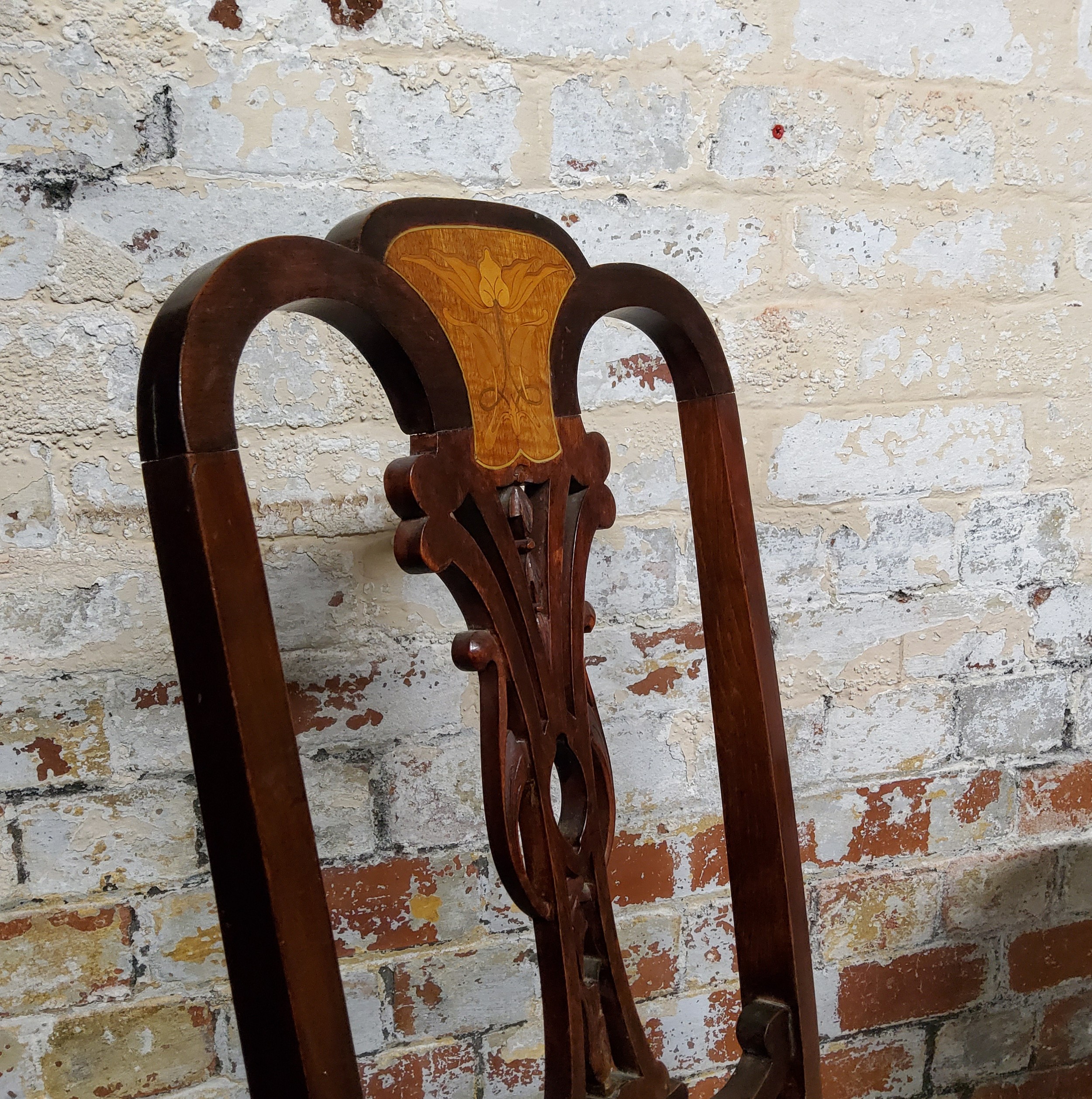 A George III design dished top wine table; Sheraton Revival Edwardian hall/ bedroom chair c.1902 - Image 3 of 4