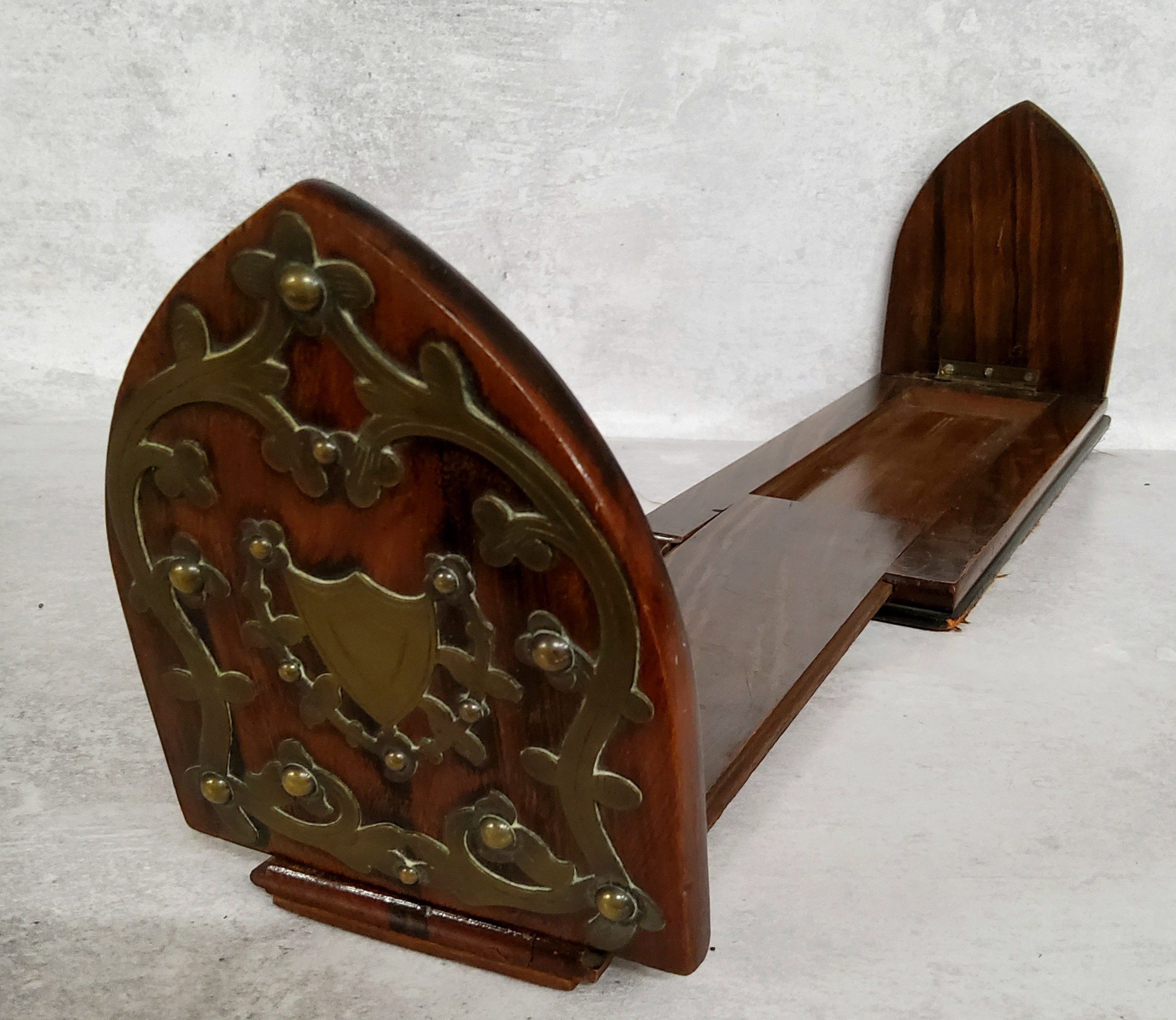 A Victorian coromandel and brass extending book trough, c.1860, vacant cartouche. Measures 33cm - Image 2 of 2