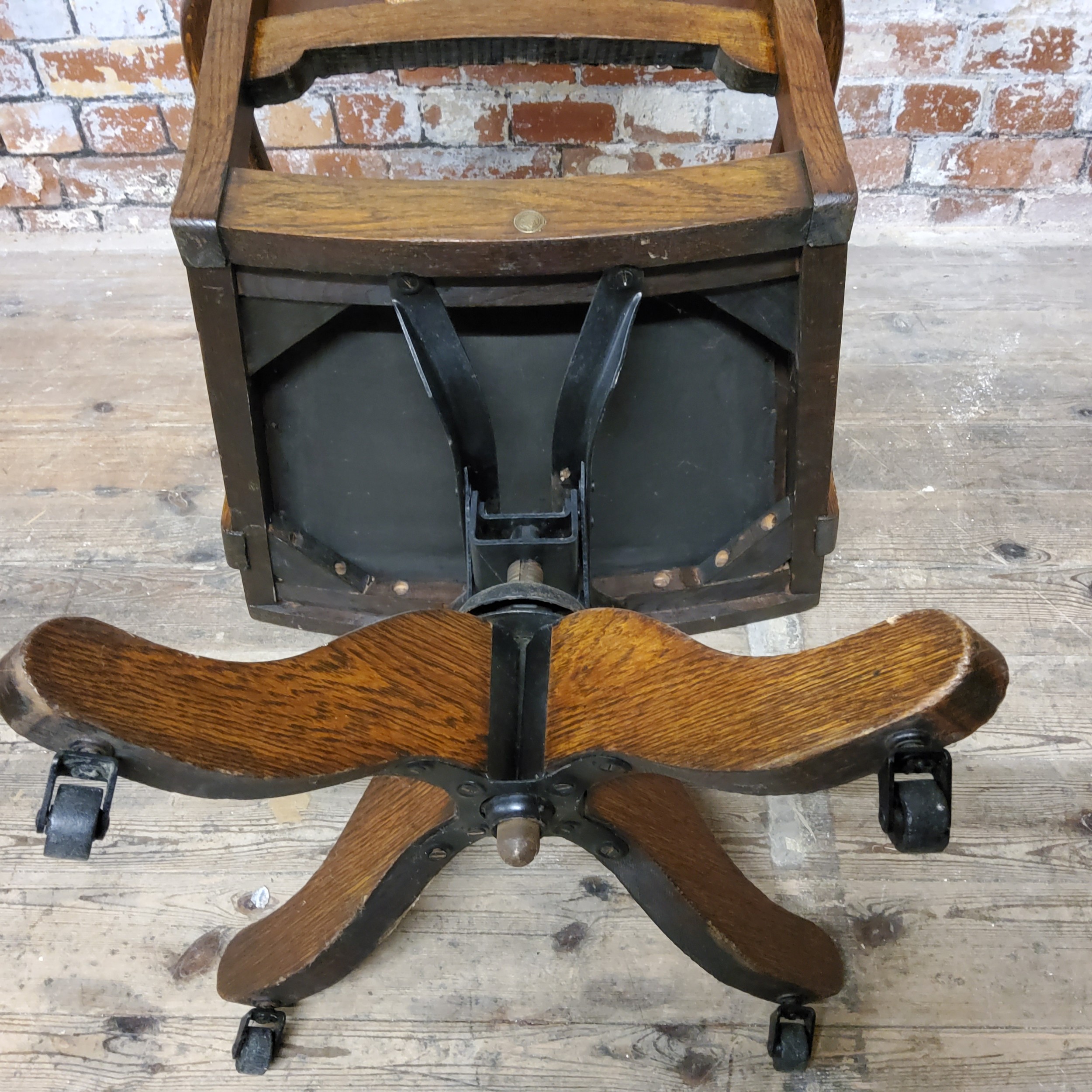 A Globe Wernicke Co, London banker's chair, adjustable settings, raised on castors.  Total - Image 4 of 6