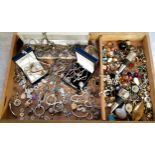 Costume jewellery including silver necklaces, pendants & earrings etc.