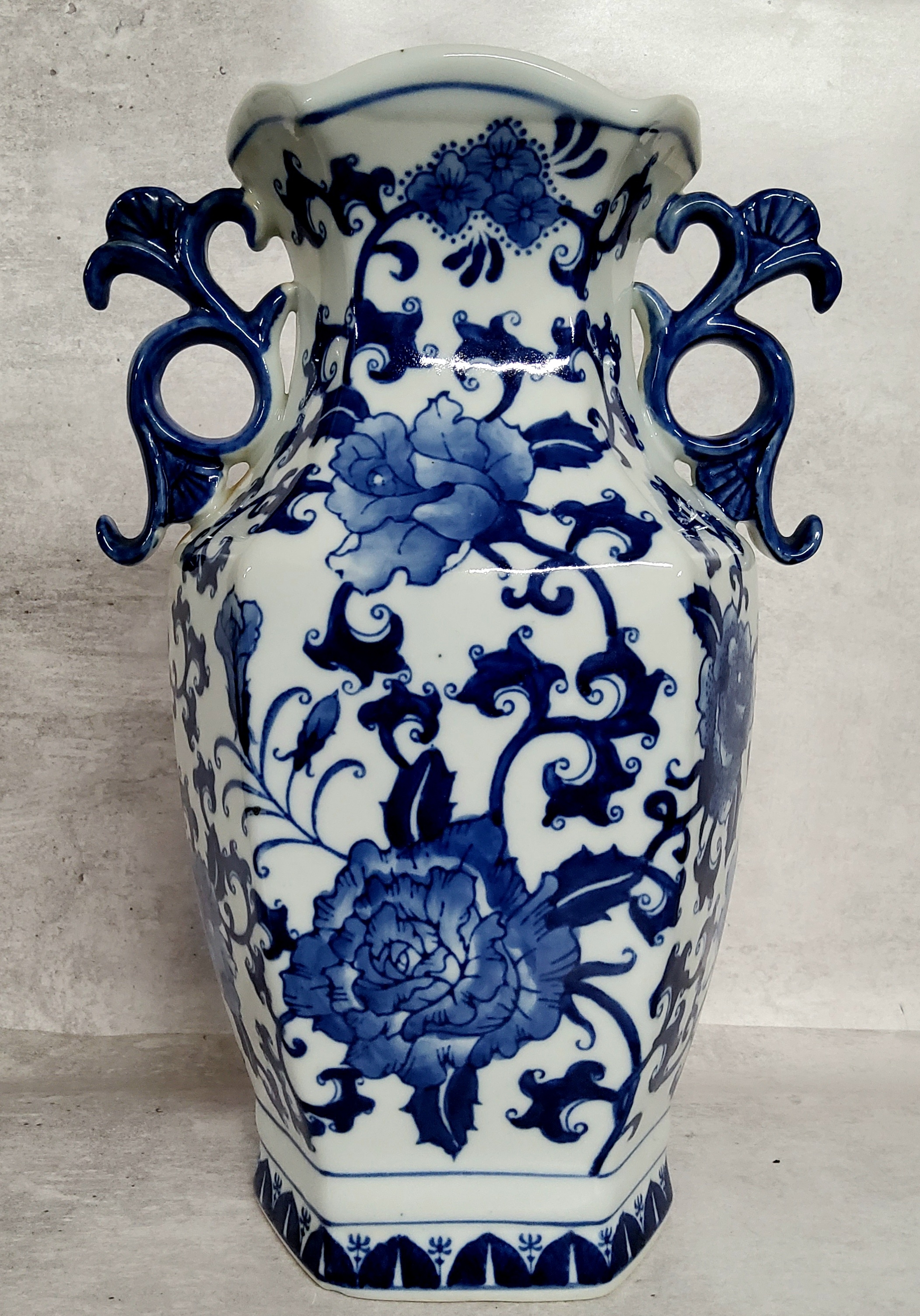 A large Chinese Han Dynasty type underglaze blue and white temple vase, 36cm high. Excellent