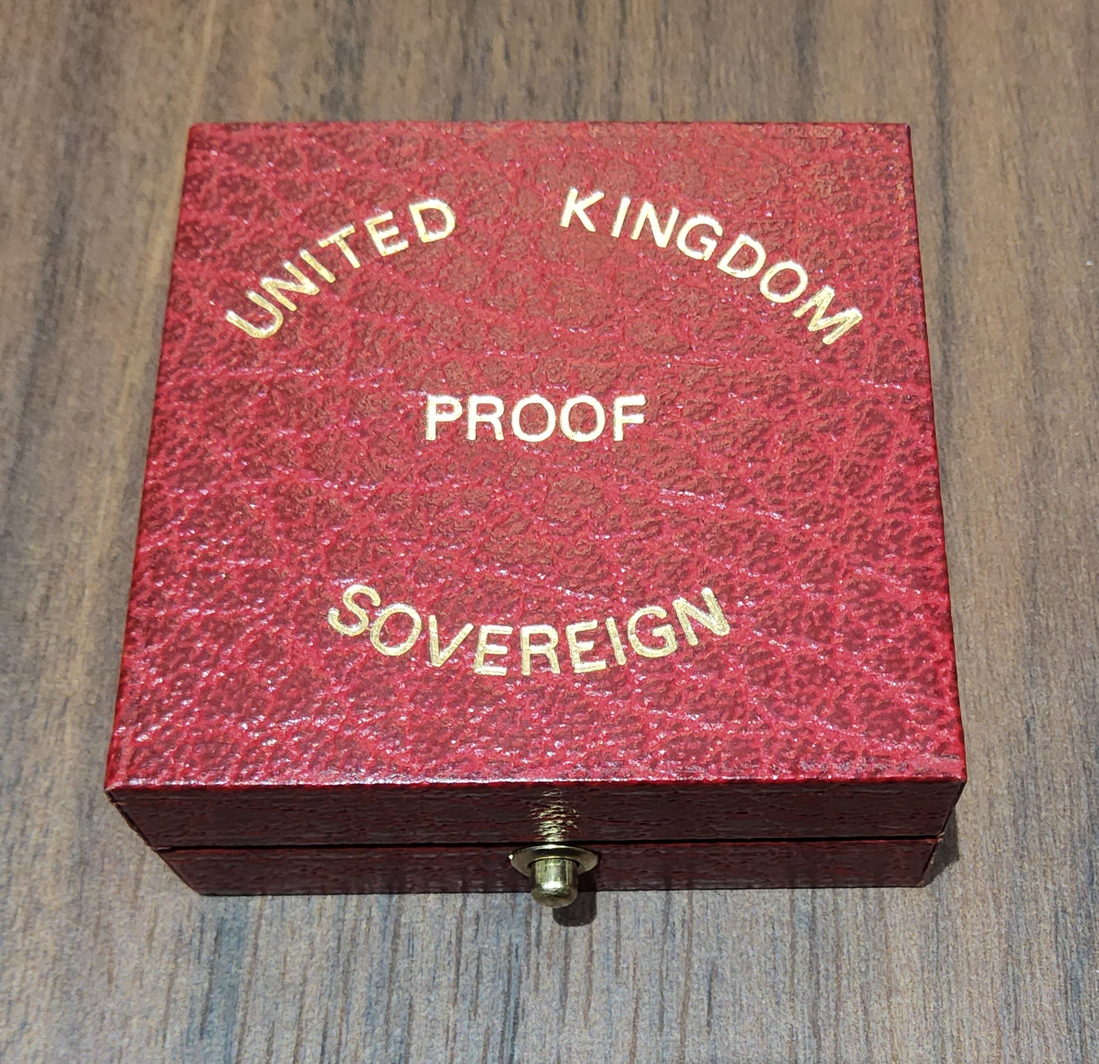 A 1983 Royal Mint Gold Proof Sovereign in original presentation box & COA - Image 2 of 2