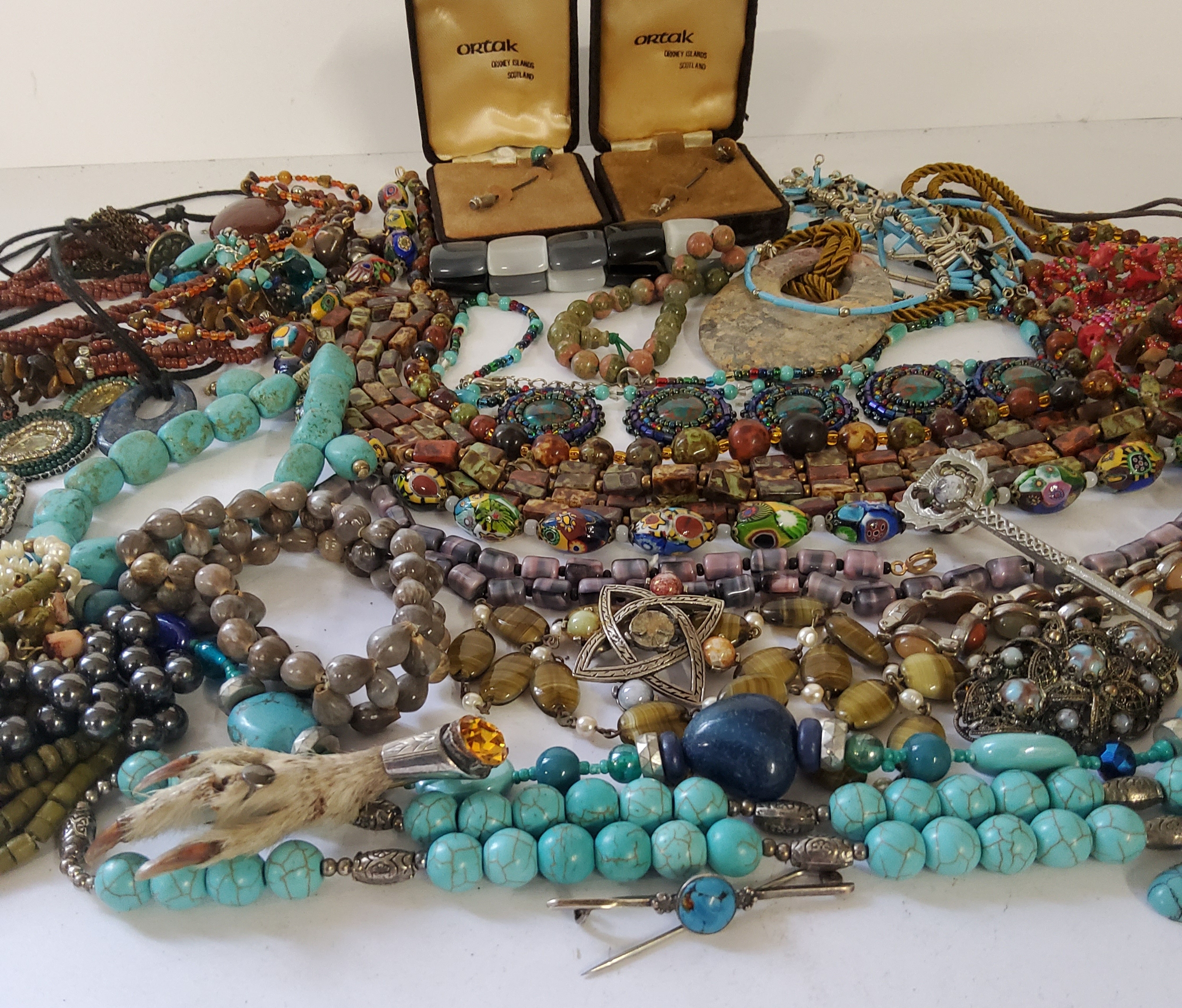 Costume Jewellery - Various highly polished semi precision stone necklaces including turquoise - Image 2 of 2