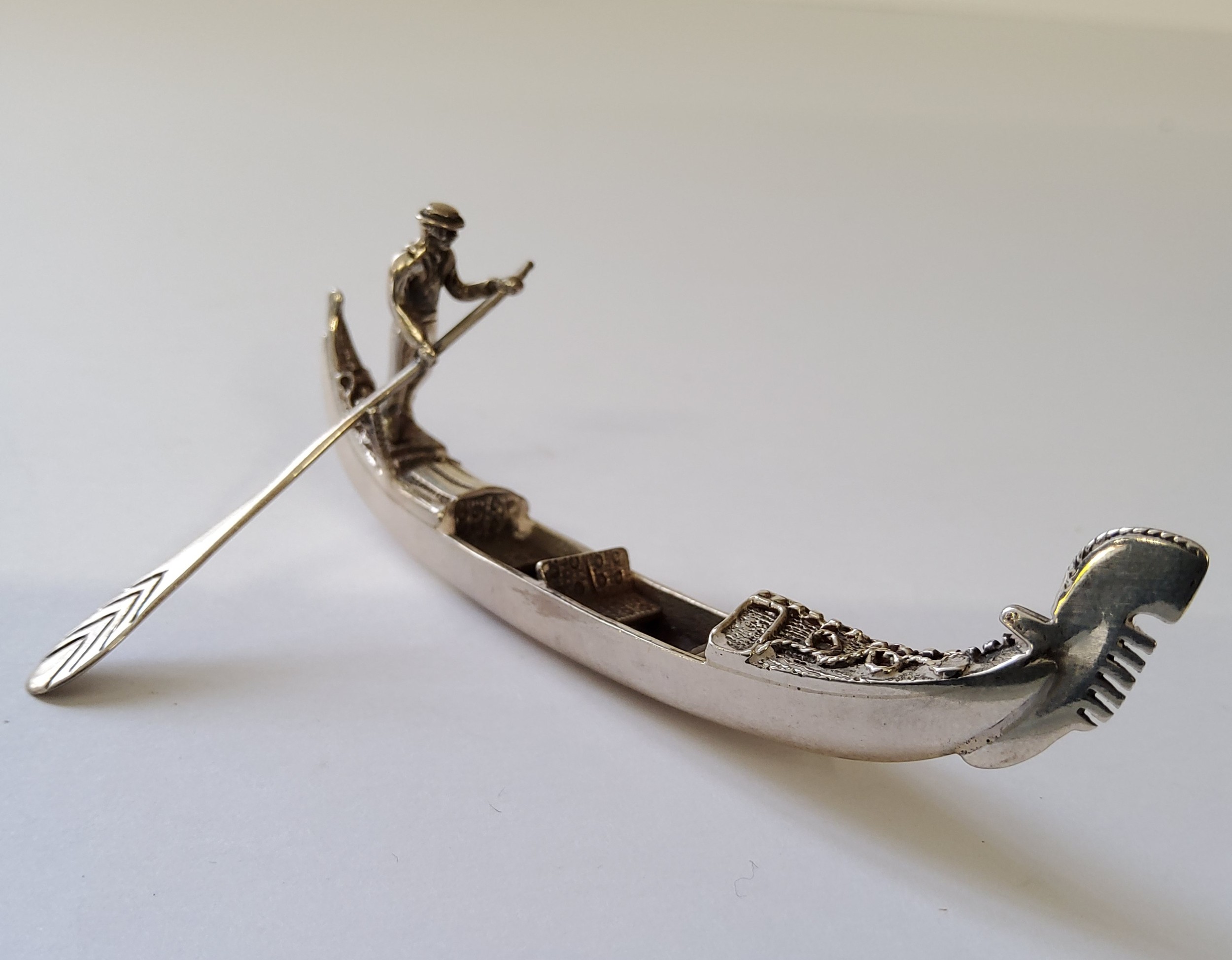A Italian silver miniature of a gondola & gondolier, stamped 54VI 800, 18.62g - Image 2 of 2