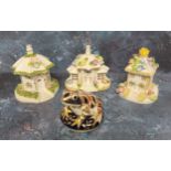 A Royal Crown Derby Frog paperweight, gold stopper, 1st quality; Coalport pastille burners including
