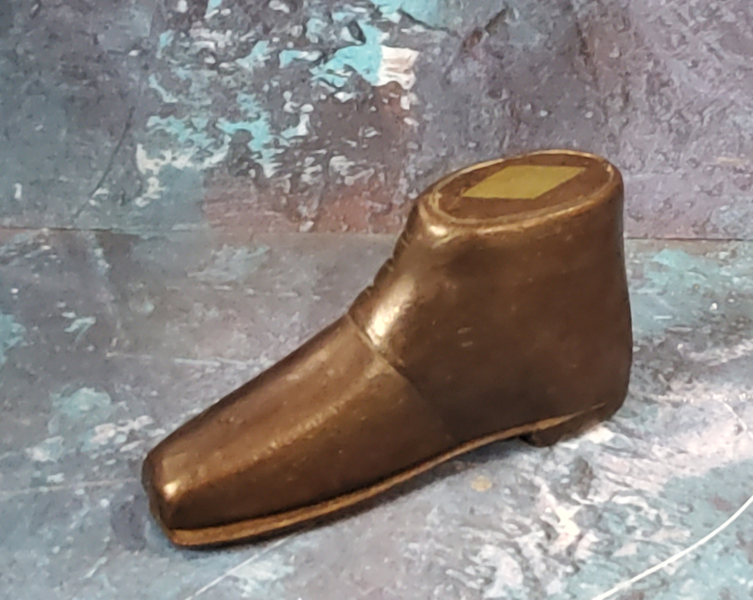 A George III novelty snuff shoe, 8.5cm long, c.1800