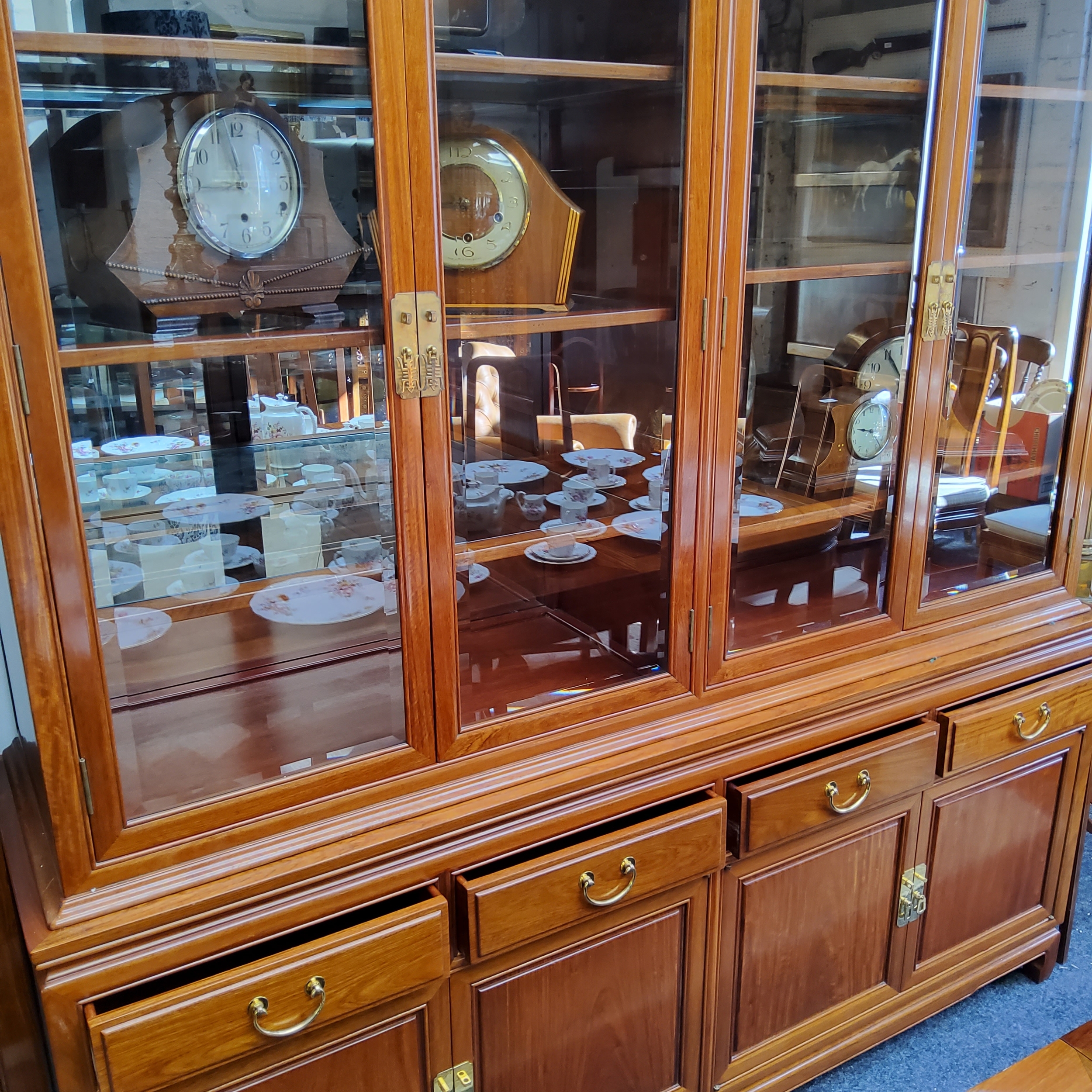 A Chinese hardwood mirrored back display cabinet, glazed doors with toughened glass shelves, 177cm - Image 3 of 4