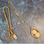 A 9ct gold ropelink bracelet, 9ct gold trowel & fork charm 3.95g; a 9ct gold mounted cameo pendant &