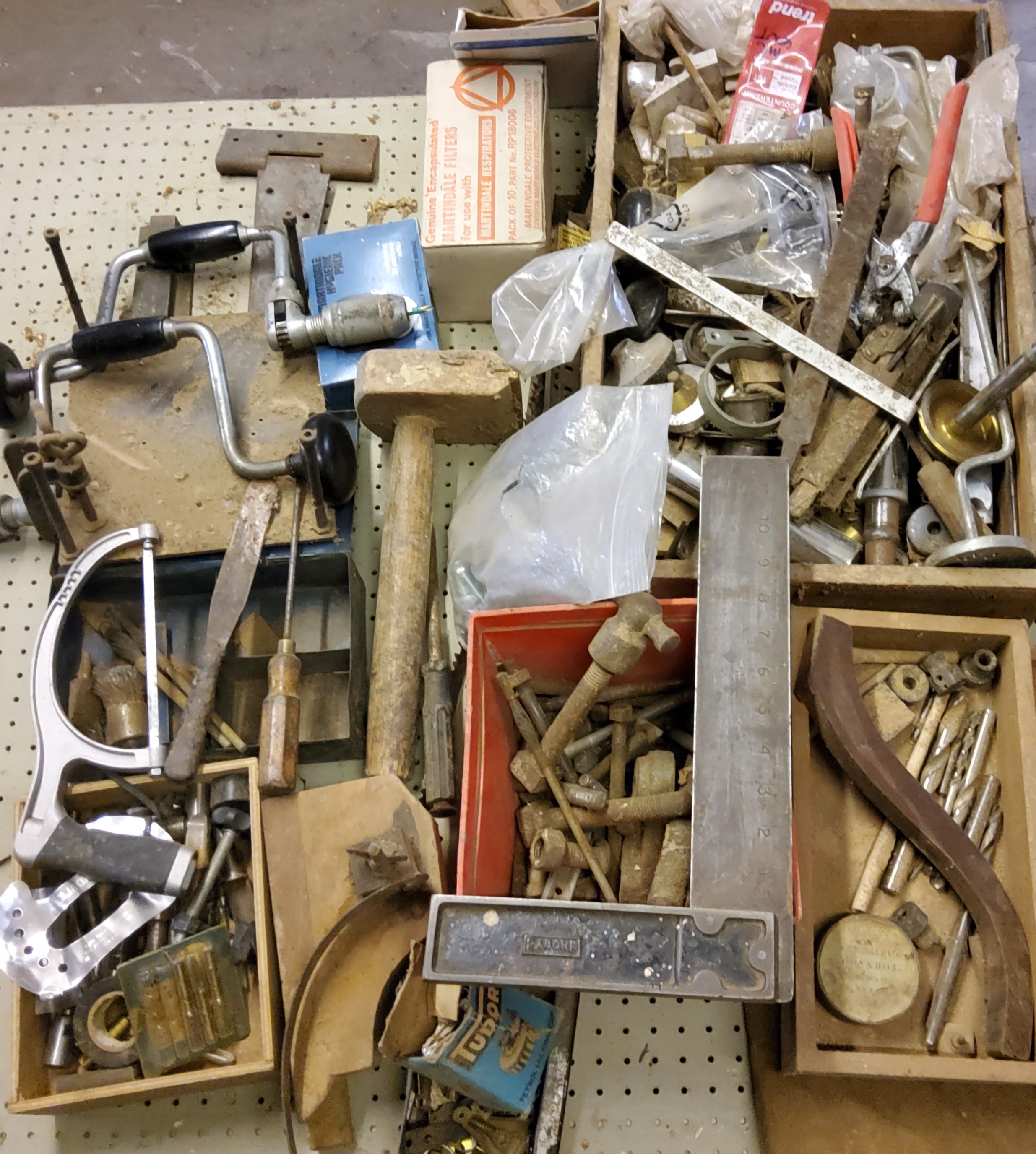 Carpentry Tools – rasps, screws, set square;  hand drills;  hinges, etc Please note this lot is