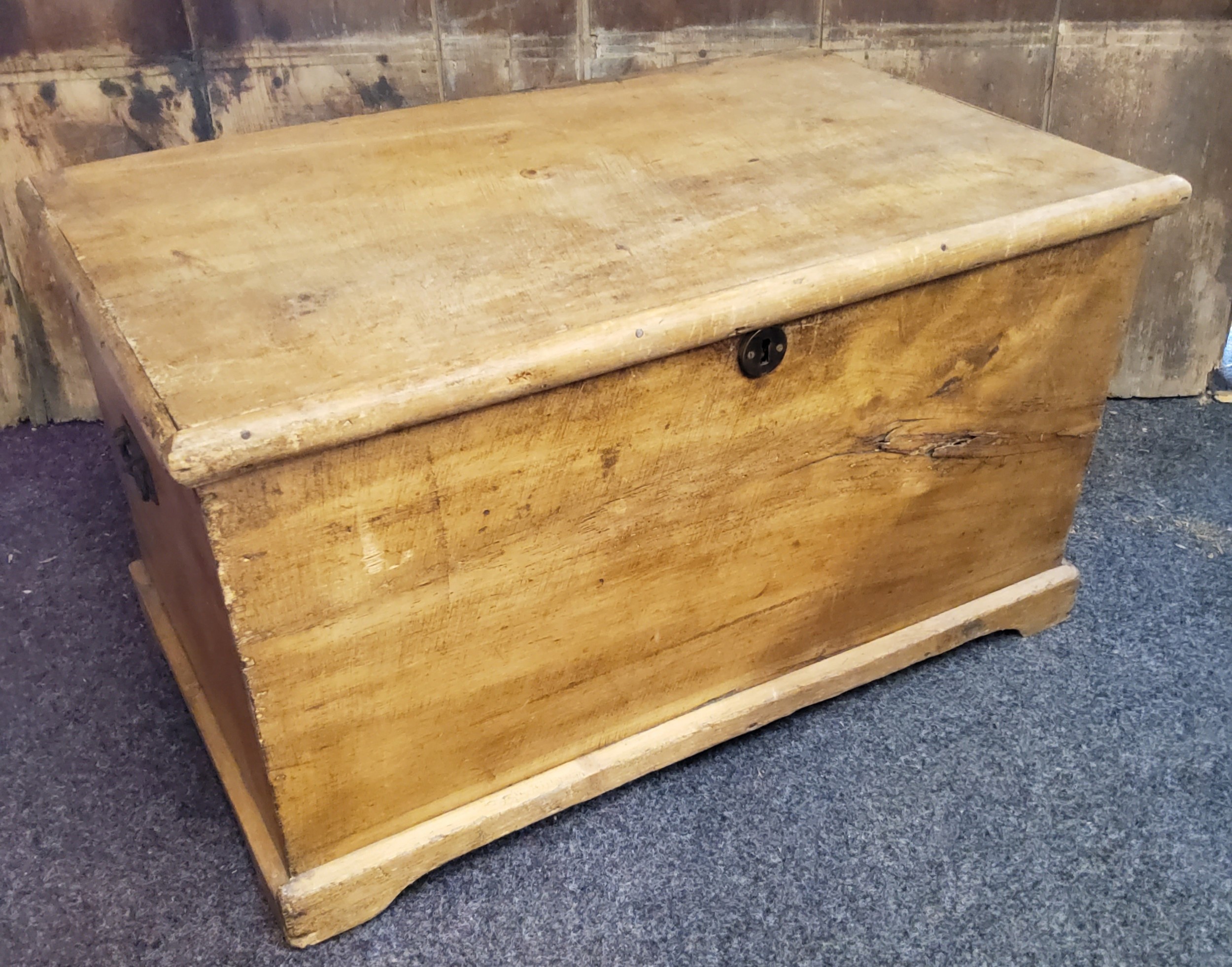 An early 20th century rectangular pine blanket box, 46cm high, 84cm wide - Image 4 of 6