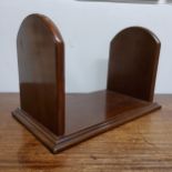 A late 19th century mahogany book stand, rectangular base, 38cm wide, c.1890