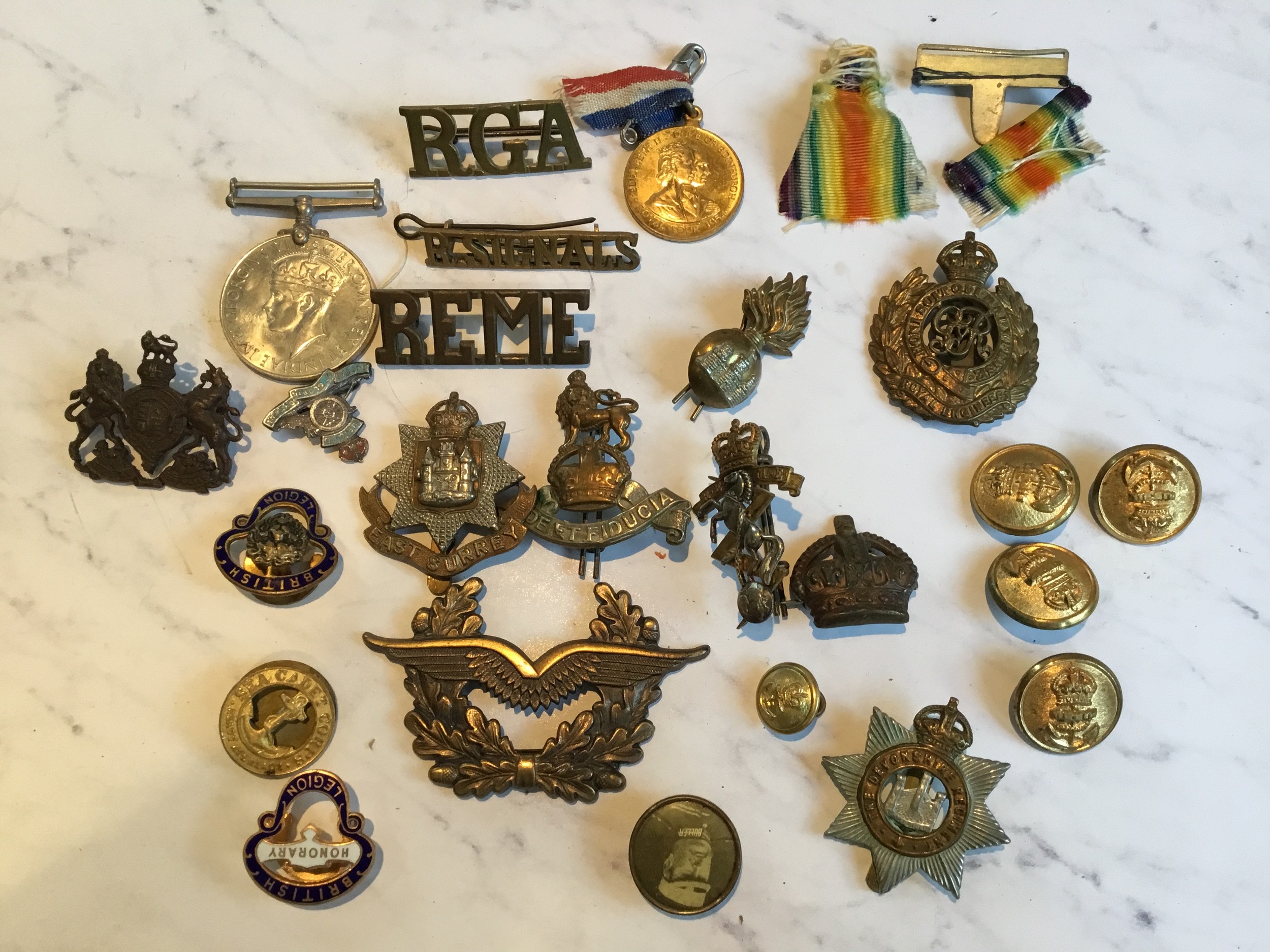 Militaria - cap badges, buttons, 1939 - 1945 war medal;  ribbons, etc