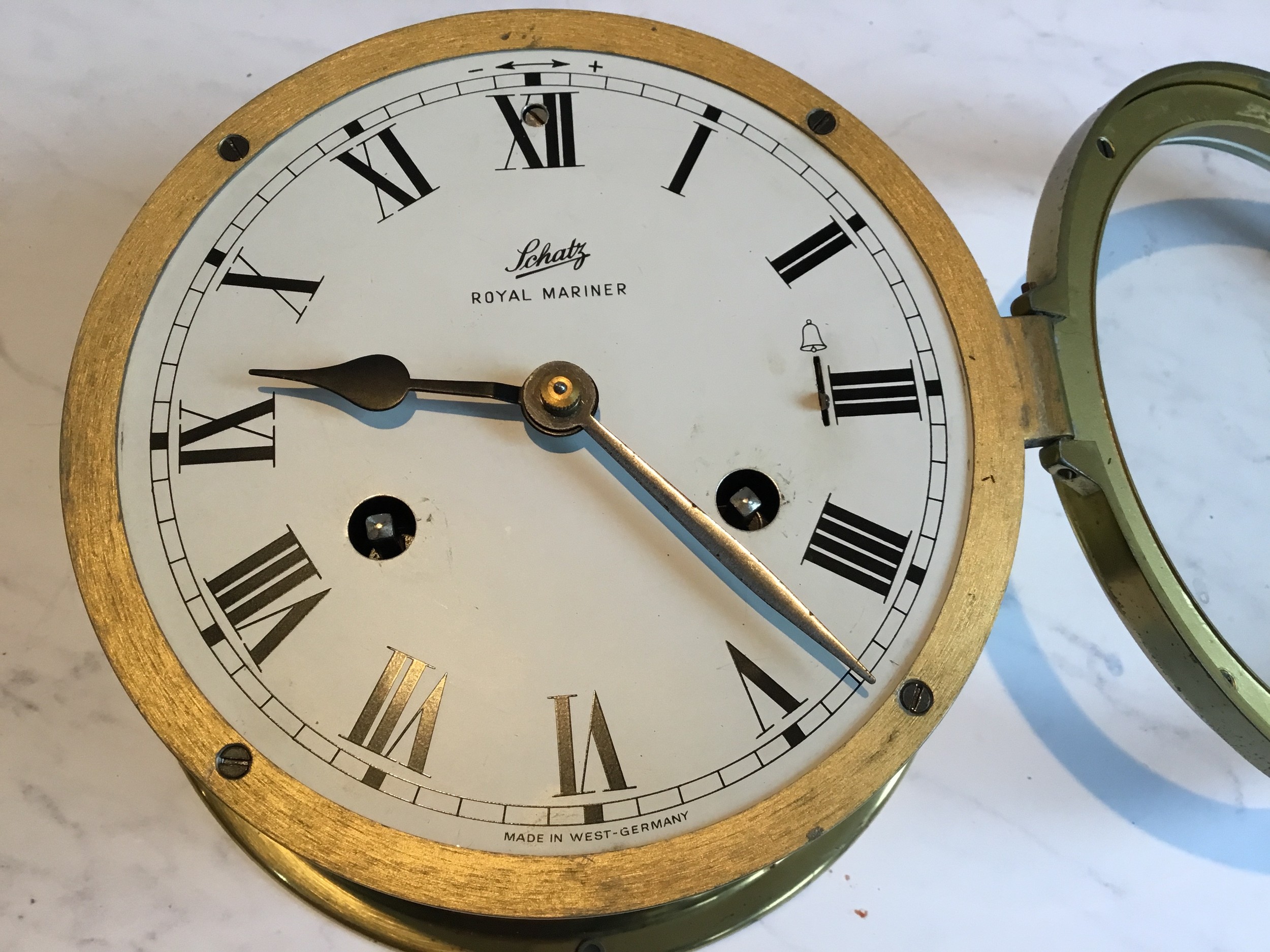 A Schatz Royal Mariner Marine brass clock, twin winding holes, 13cm dial, with Roman numerals, brass - Image 3 of 4