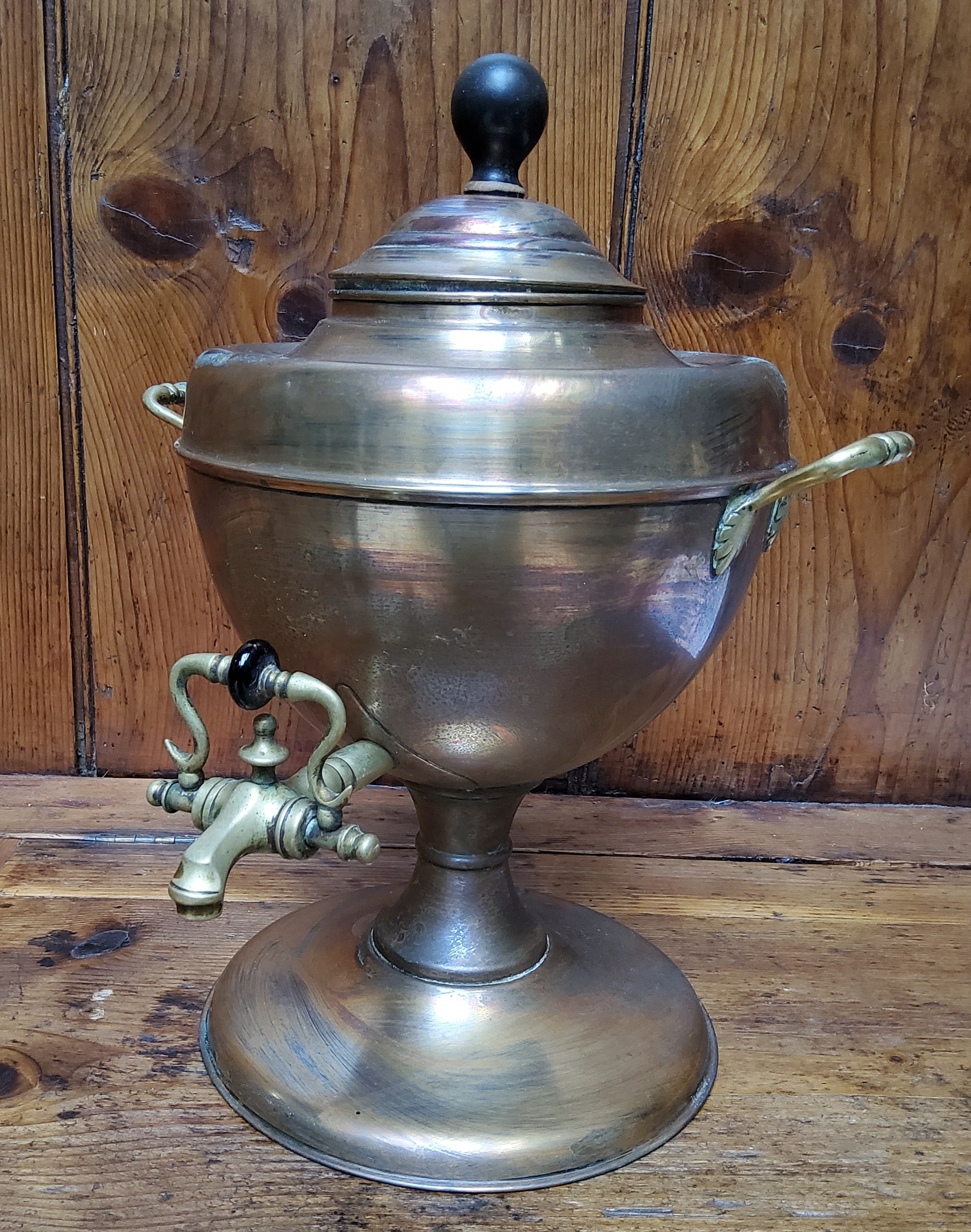 A 19th century copper samovar, ball finial, 37cm high, c.1880