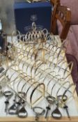 Various silverplate toast racks, etc (VAT on Hammer price)