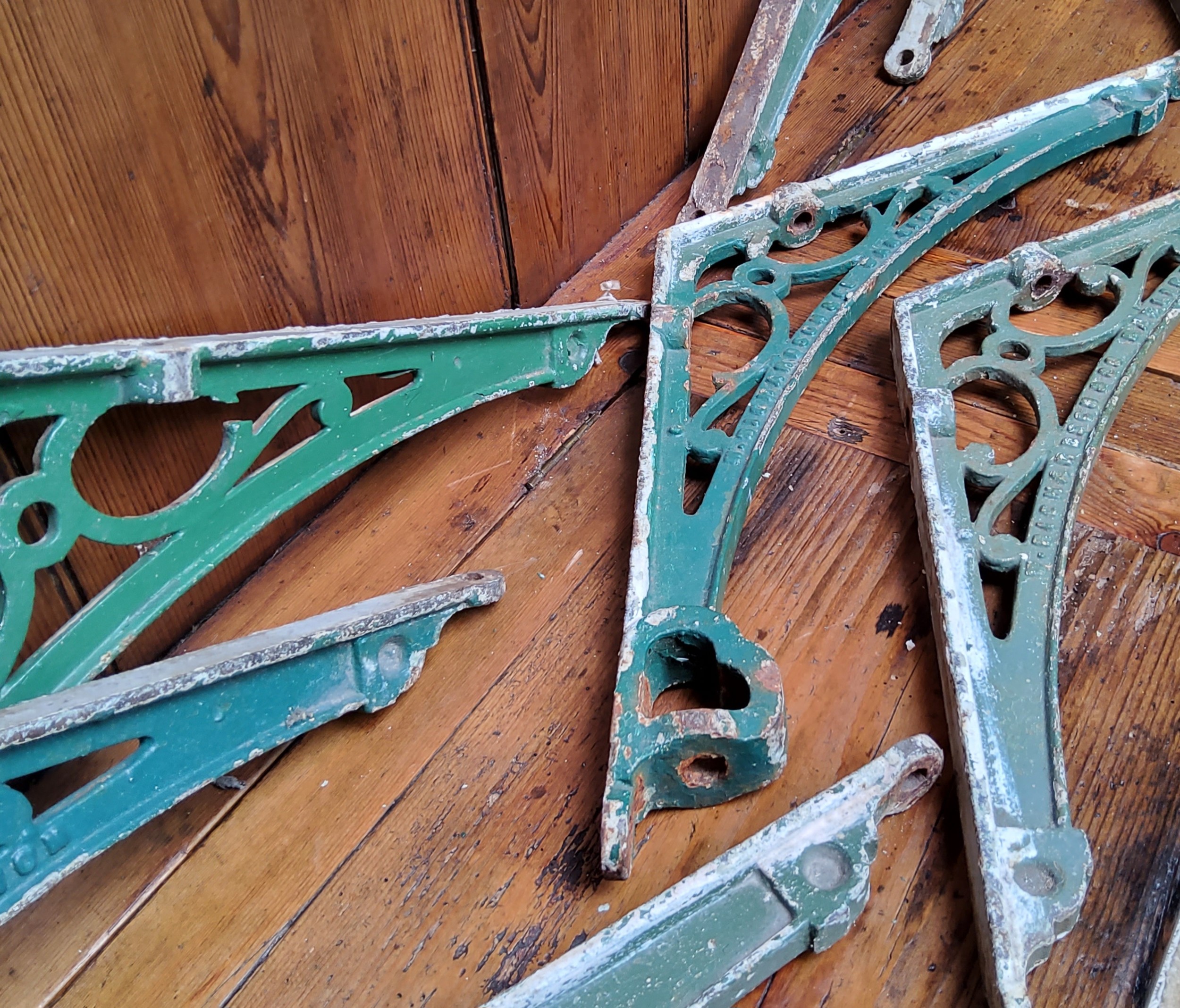 Salvage - a set of eight Richardson & Co iron conservatory or greenhouse brackets - Image 4 of 4