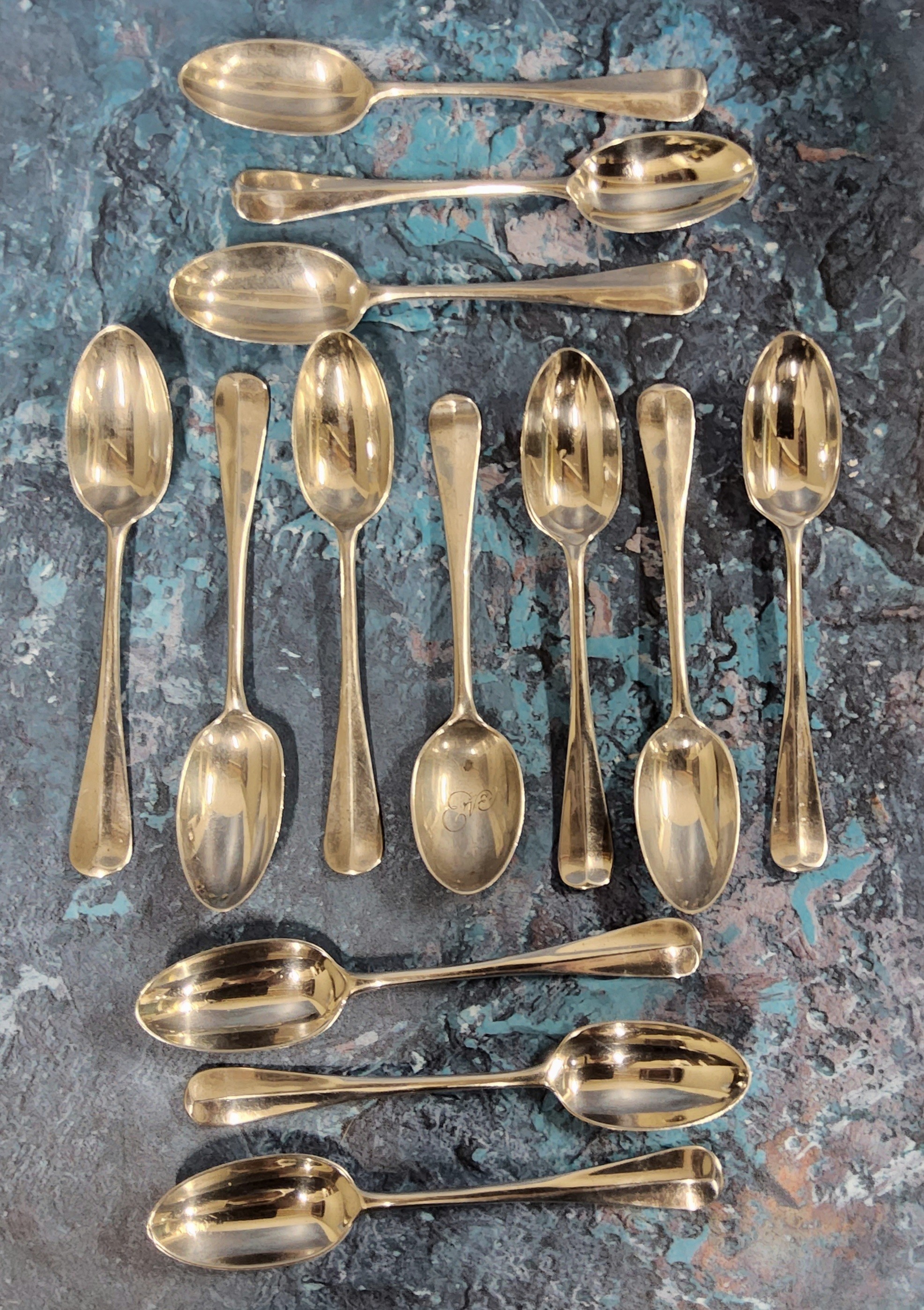 A set of thirteen Hanoverian Rattail pattern tea spoons, London 1896, 1898 and later , 178g, 5.7toz