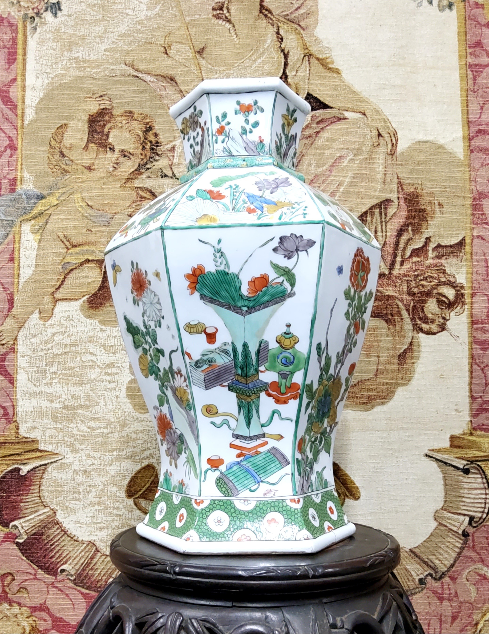 A Chinese famille verte hexagonal vase,  the hexagonal baluster form, decorated with panels of - Image 5 of 6