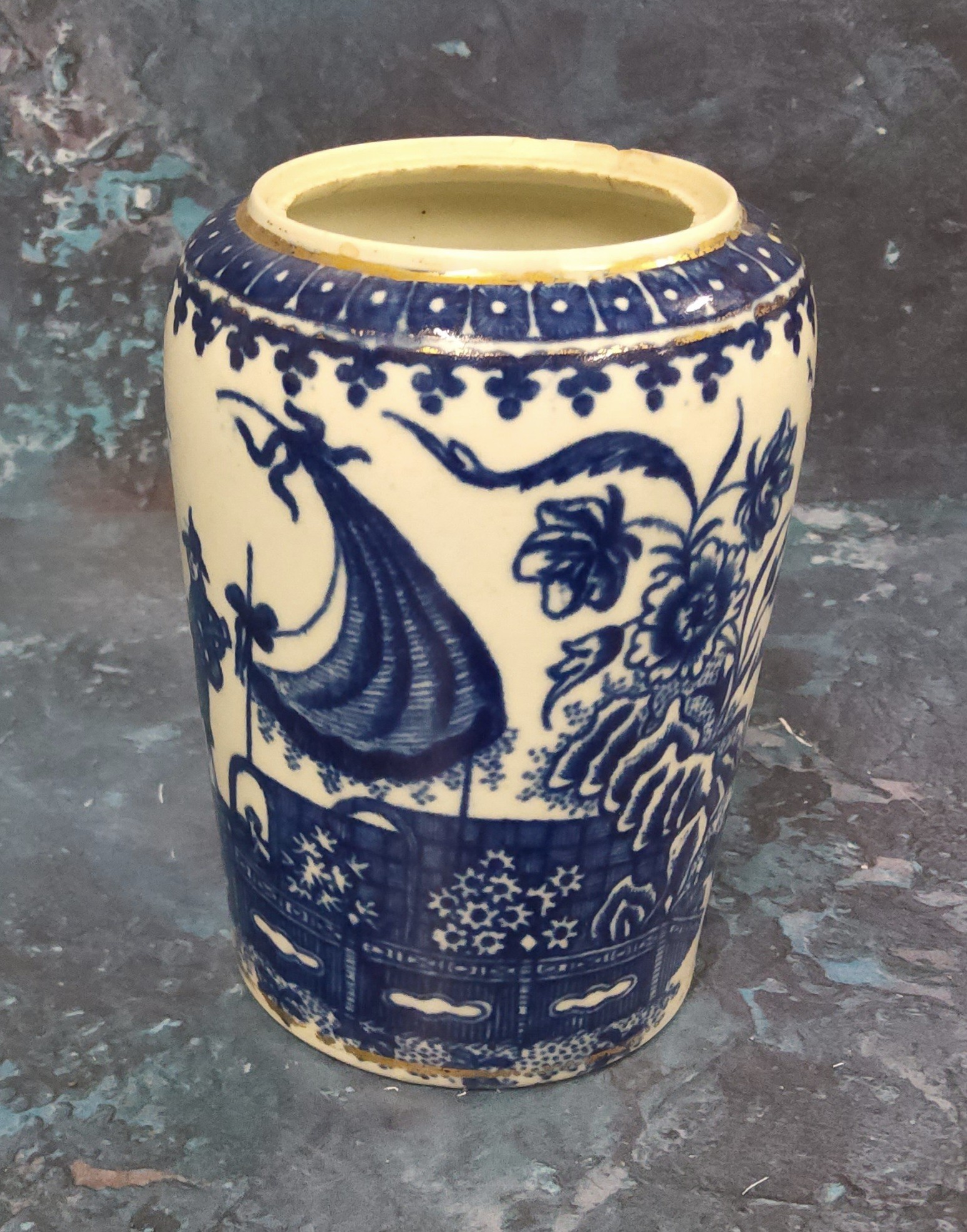 A Worcester Cormorant tapering oval canister, decorated in underglaze blue, cell border, 10cm - Image 2 of 3