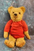 An English jointed mohair bear, hump to back, horizantal snout, five claws, wrexine pads, 50cm high,