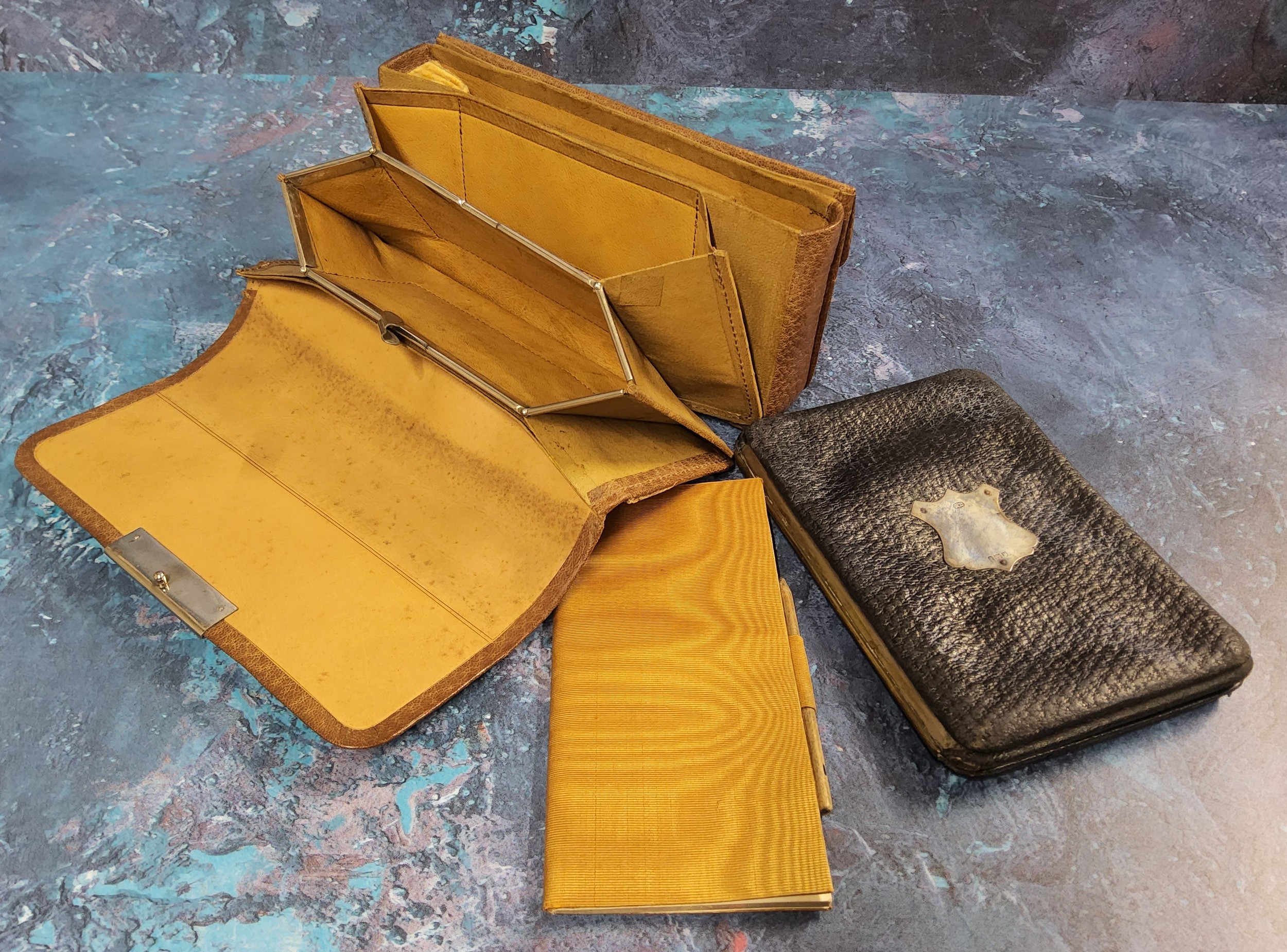 An early 20th century red morocco leather stationery case,  writing surface, stamp and paper pouches - Image 3 of 4