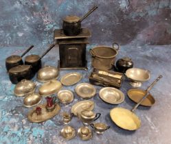Dolls House Accessories -  an early 20th century tin plate stove, Rd. 686895;  three Reka stove pots