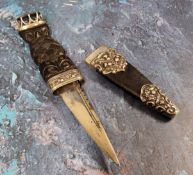 A Scottish silver mounted Sgian Dabh dagger, 7cm stainless steel blade, carved horn knotted hilt,