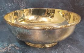A silver circular bowl, ribbon tied reeded border, 21.5cm diam, James Dixon and Sons, Sheffield