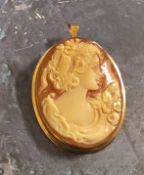 A 9ct gold mounted shell cameo brooch/pendant , the cameo depicting an elegant lady