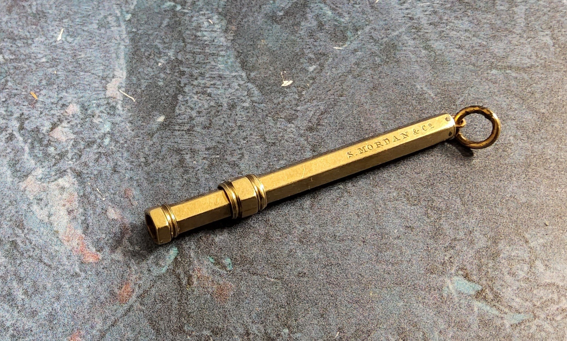 A 9ct gold 9ct gold propelling pencil, Samson Mordan & Co, 5cm long