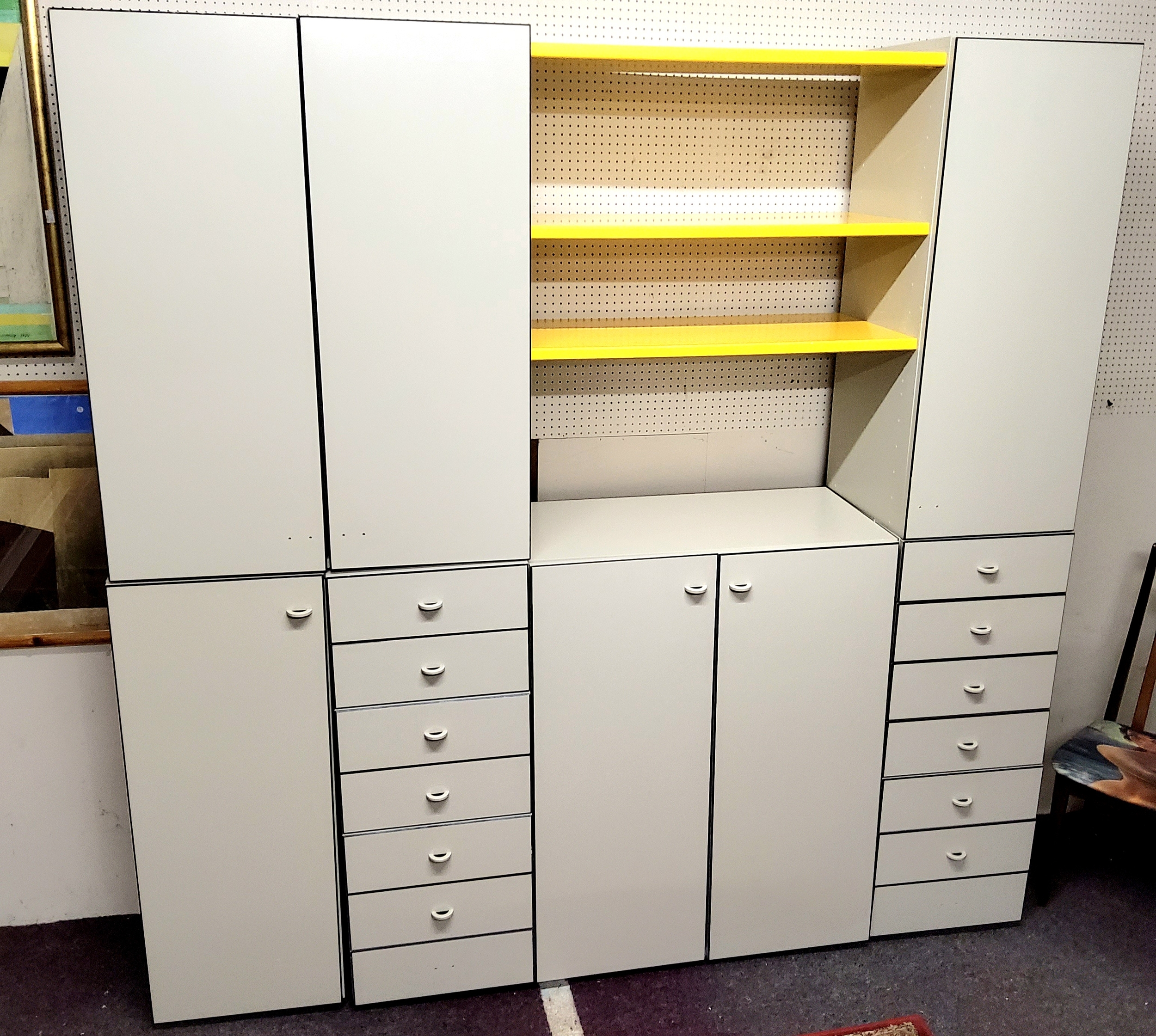 Mid Century Design - stylish interlübke wall unit in acid yellow and mushroom grey, complete with