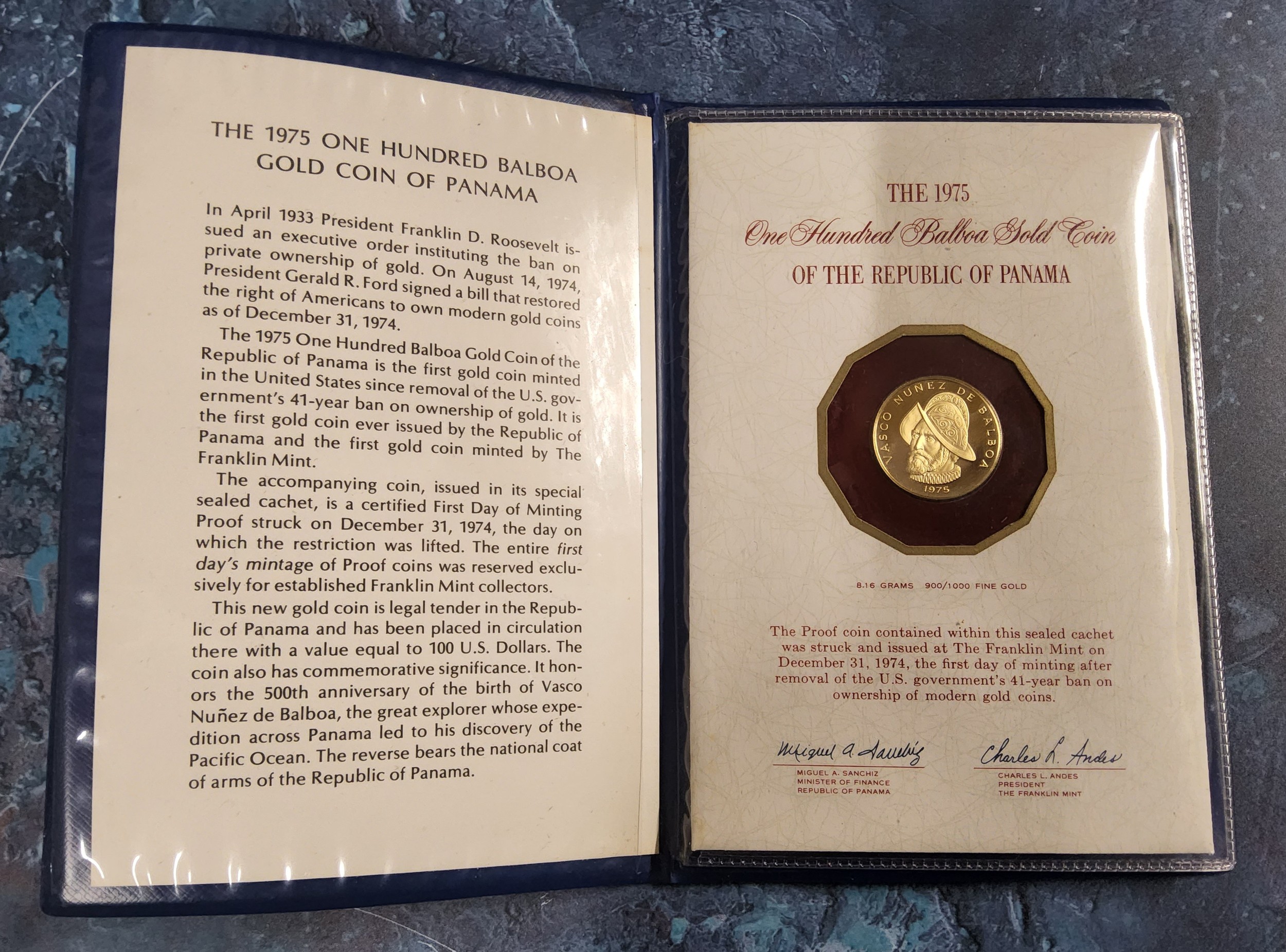 A Franklin Mint One Hundred Balboa Gold Proof Coin of the Republic of Panama, dated 1975, struck and