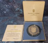 A Republica De Panama Sterling Silver 20 Balboas Coin, 1974, boxed & cert, 129.59 g