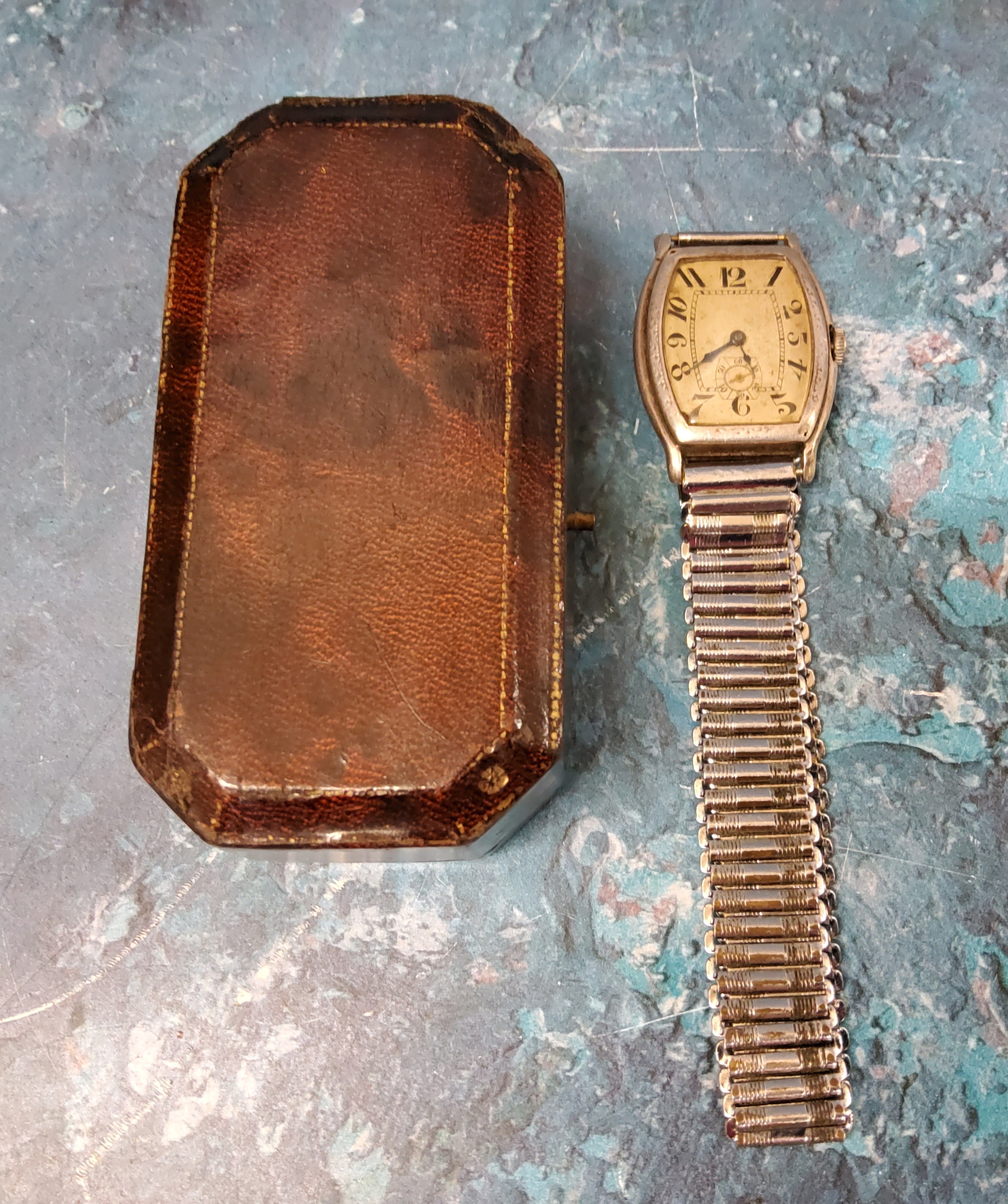An Art Deco silver gentleman's wristwatch, Arabic numerals, stainless expanding bracelet strap,