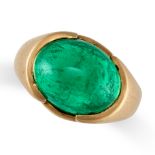 A COLOMBIAN EMERALD RING in 18ct yellow gold, set with a cabochon emerald of approximately 7.47 c...